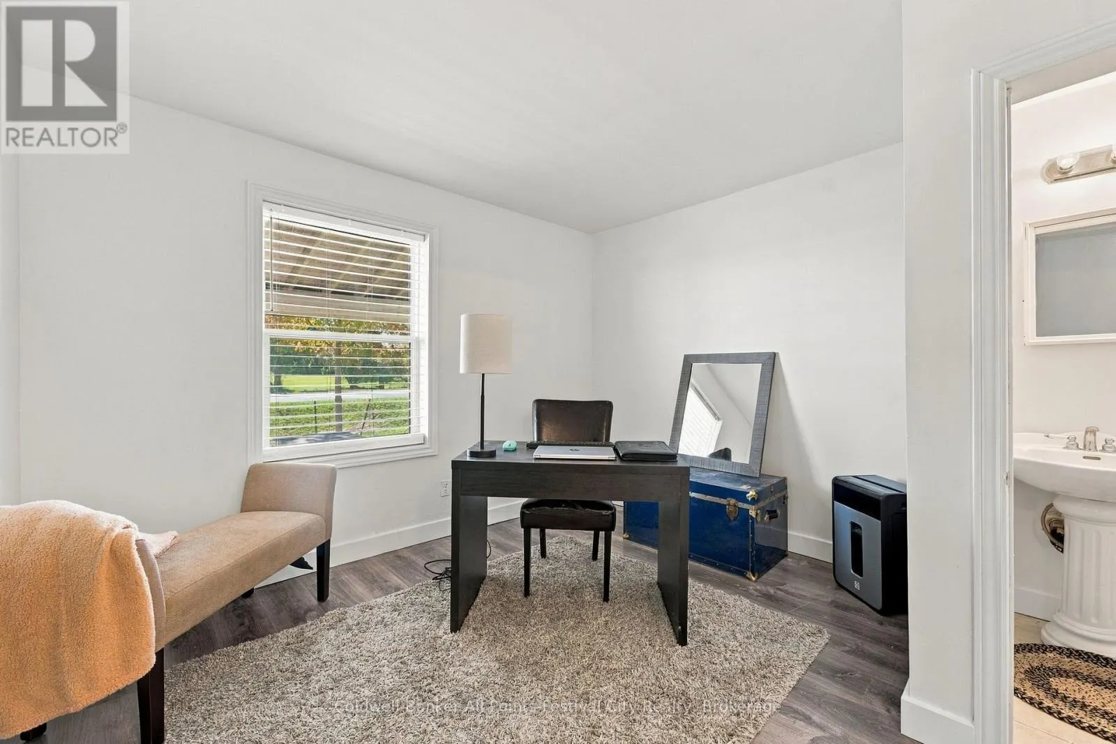 10 AMBERLEY ROAD