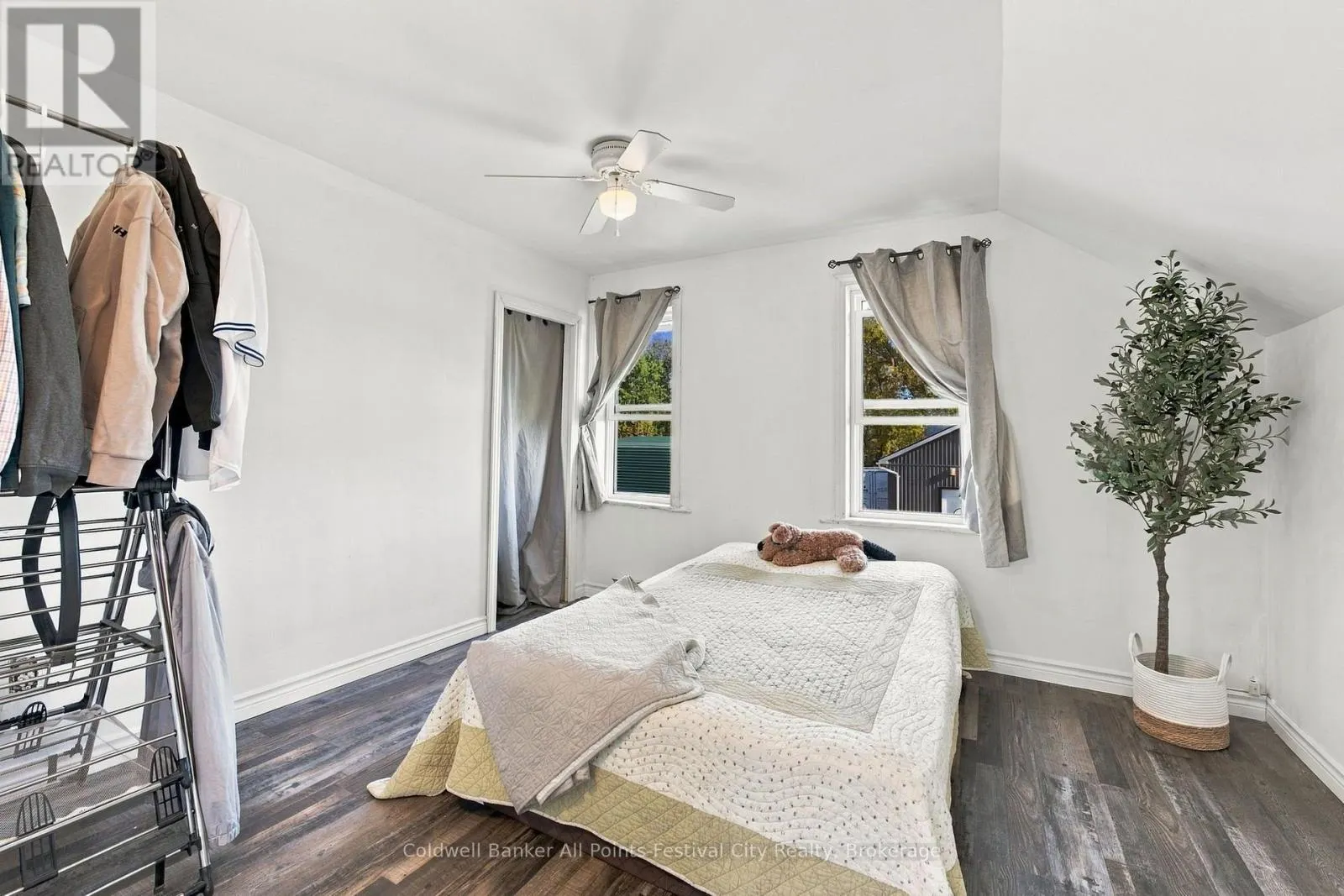 10 AMBERLEY ROAD