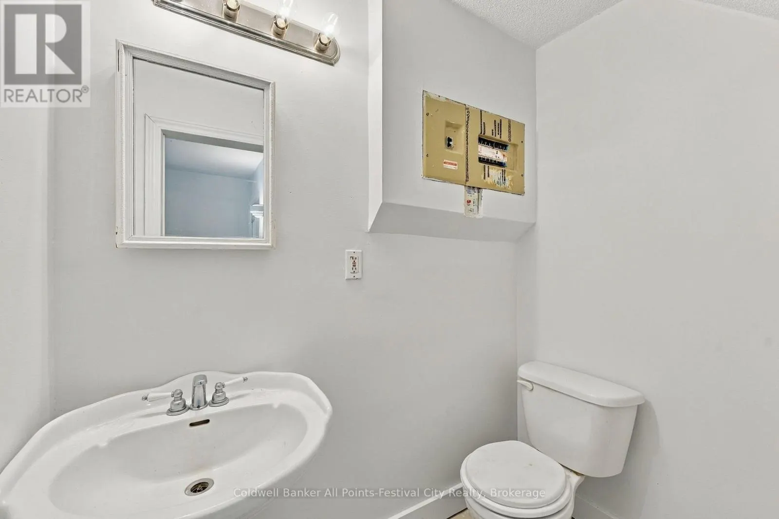 10 AMBERLEY ROAD