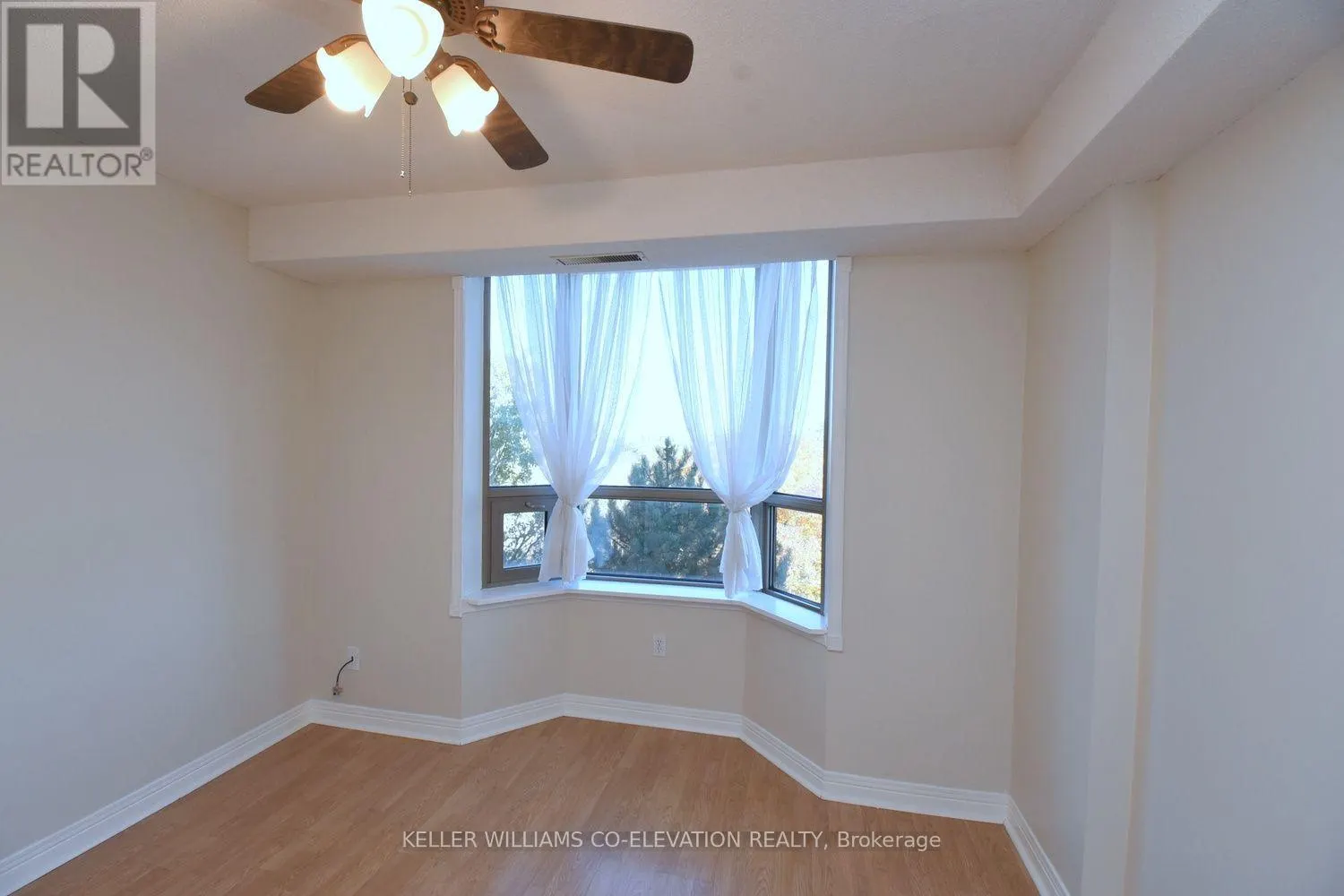 602 - 6 VILLAGE GREEN BOULEVARD