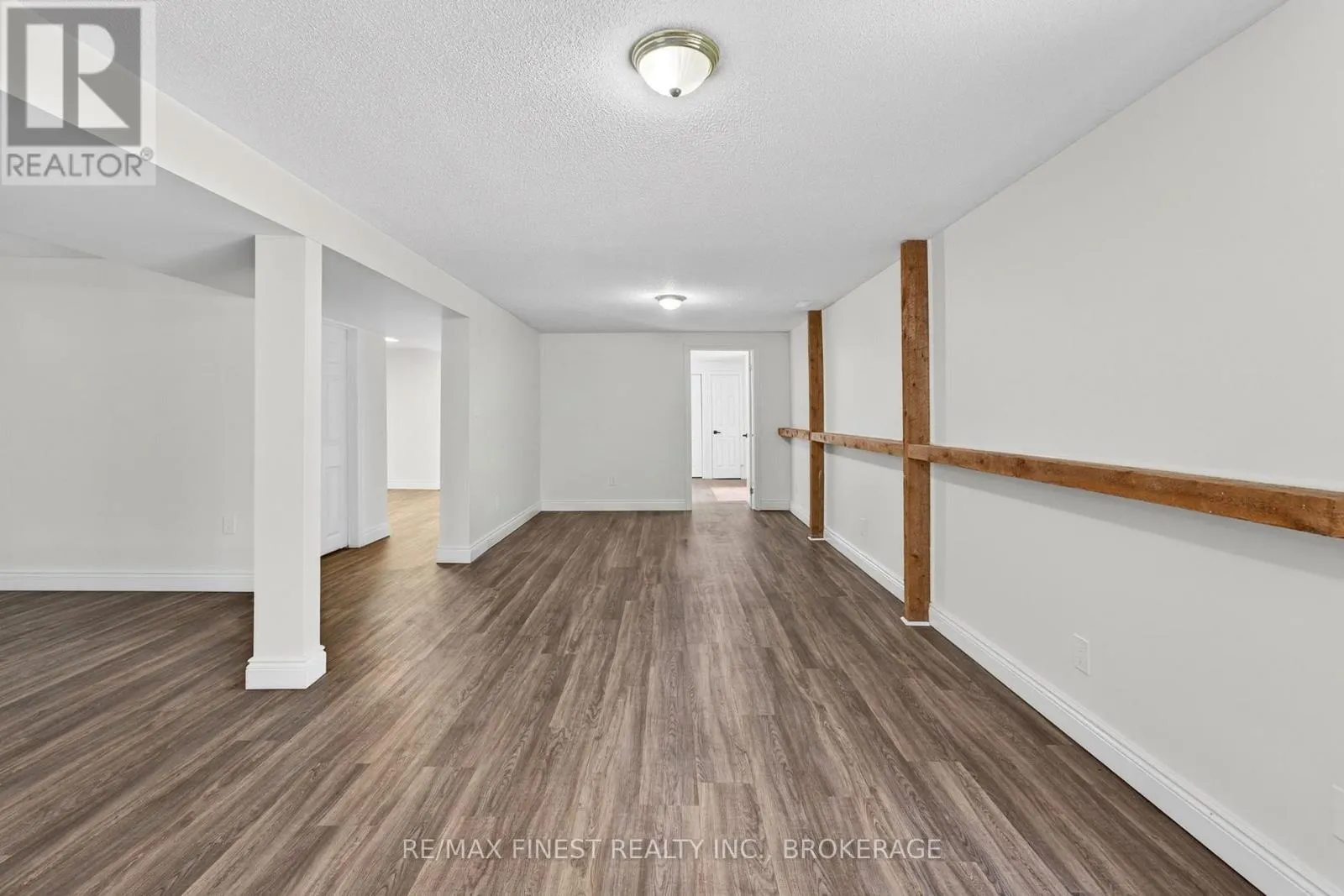 8 SUNRISE COURT