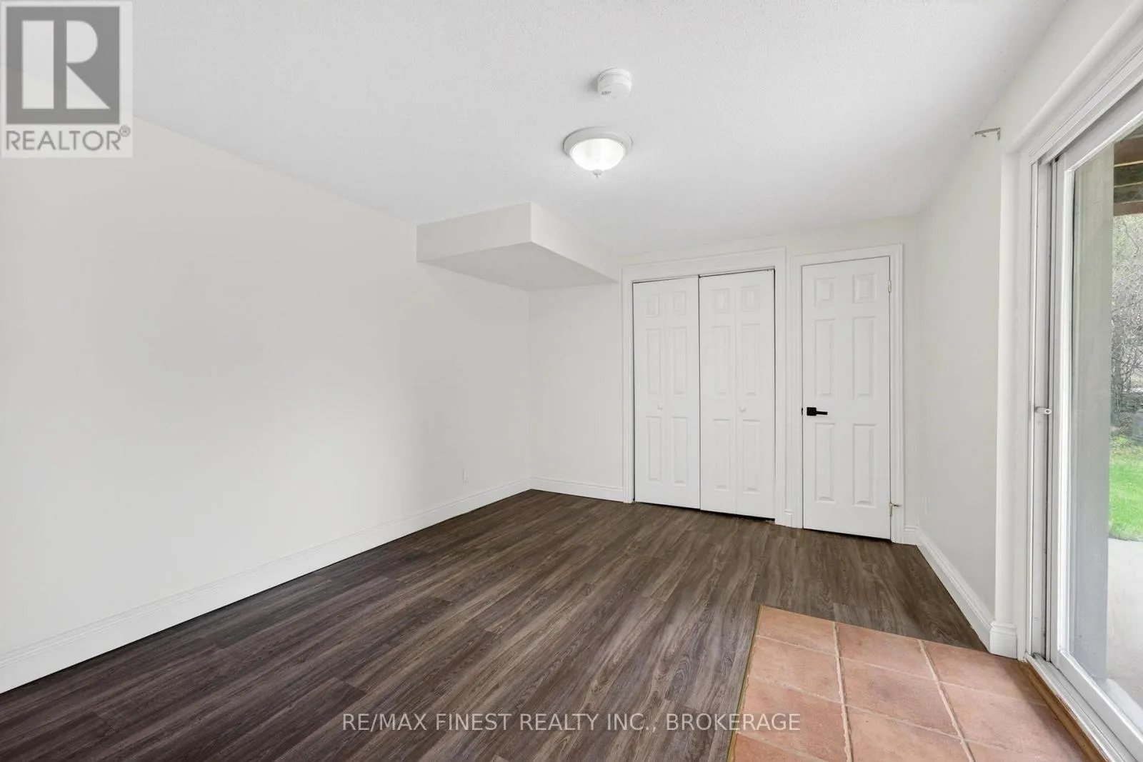 8 SUNRISE COURT