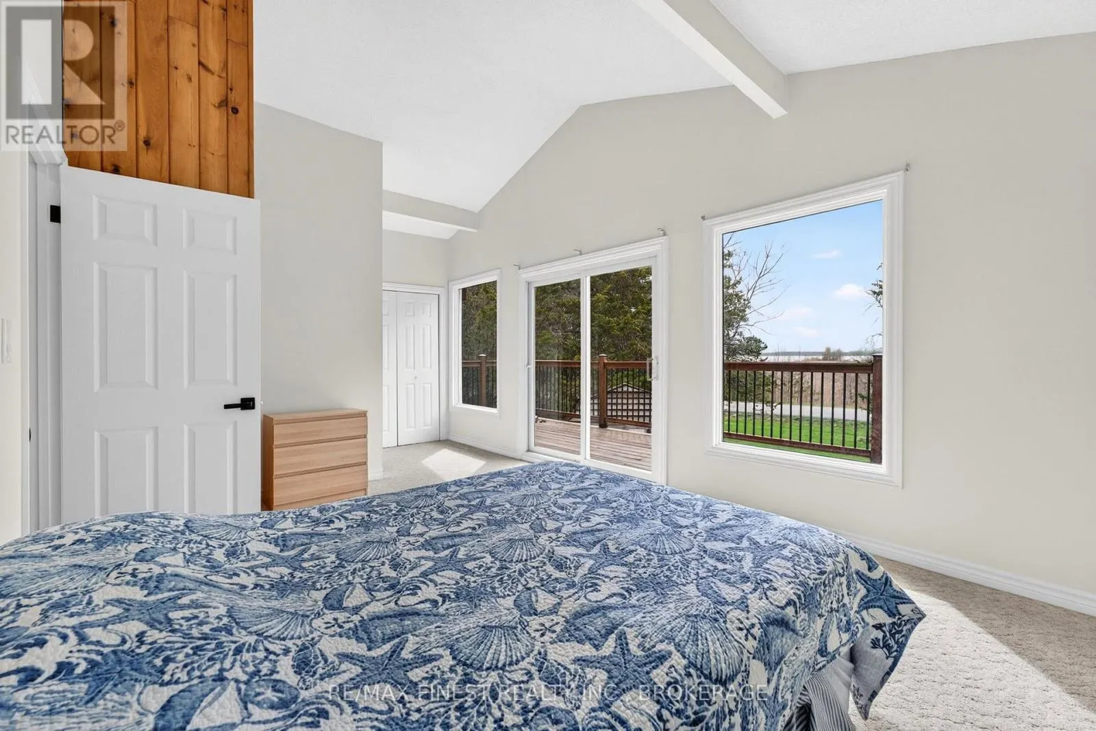 8 SUNRISE COURT