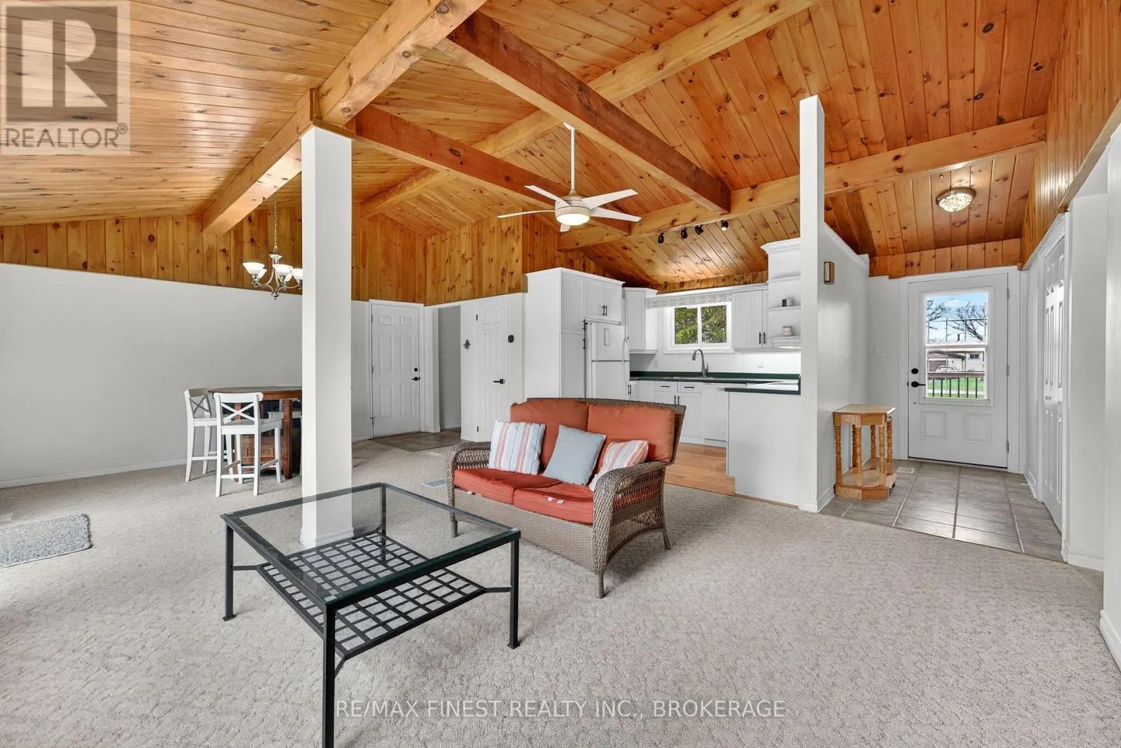 8 SUNRISE COURT