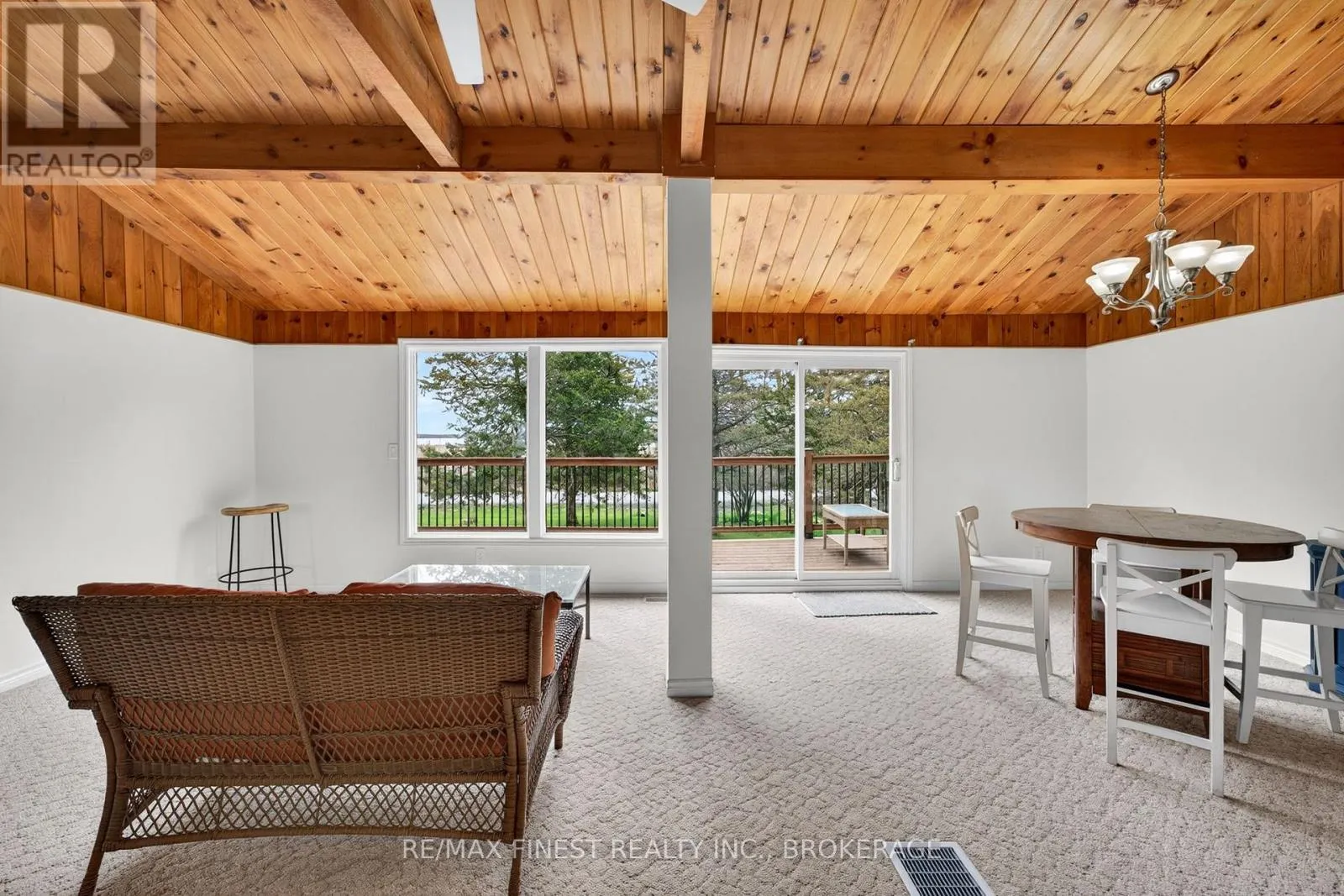8 SUNRISE COURT
