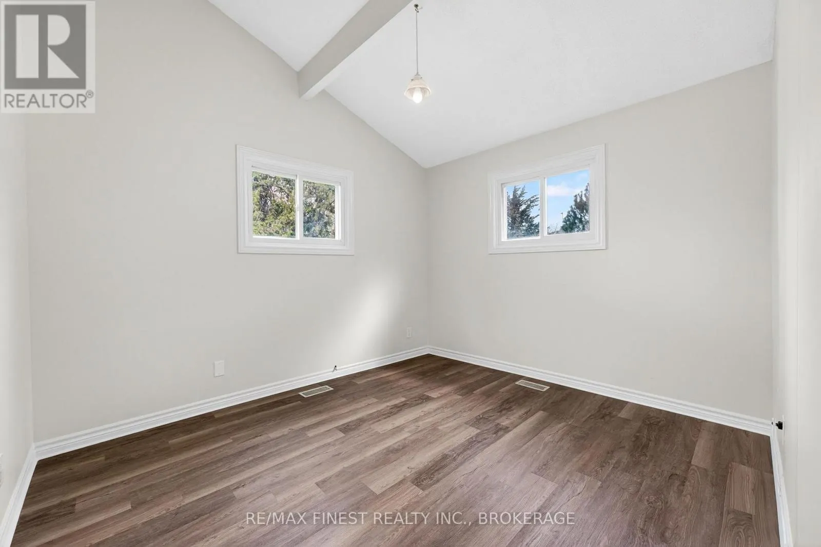 8 SUNRISE COURT