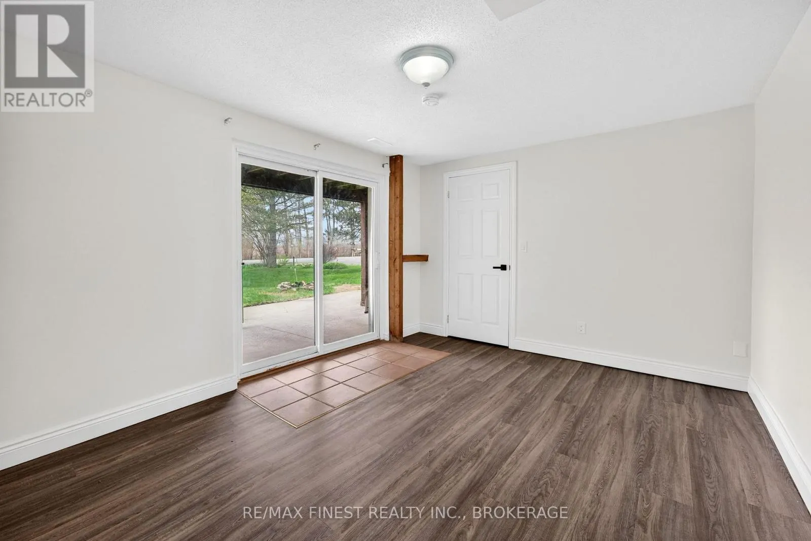8 SUNRISE COURT