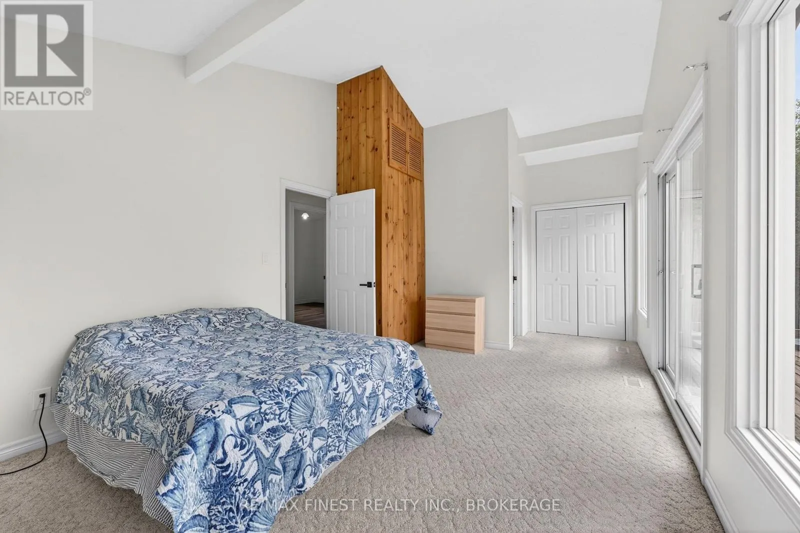 8 SUNRISE COURT