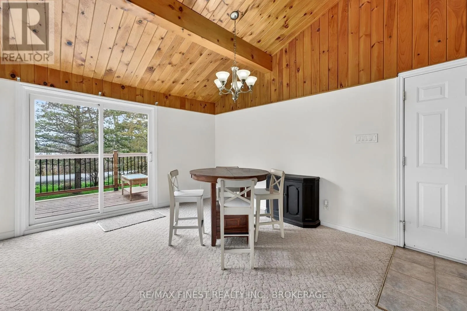 8 SUNRISE COURT