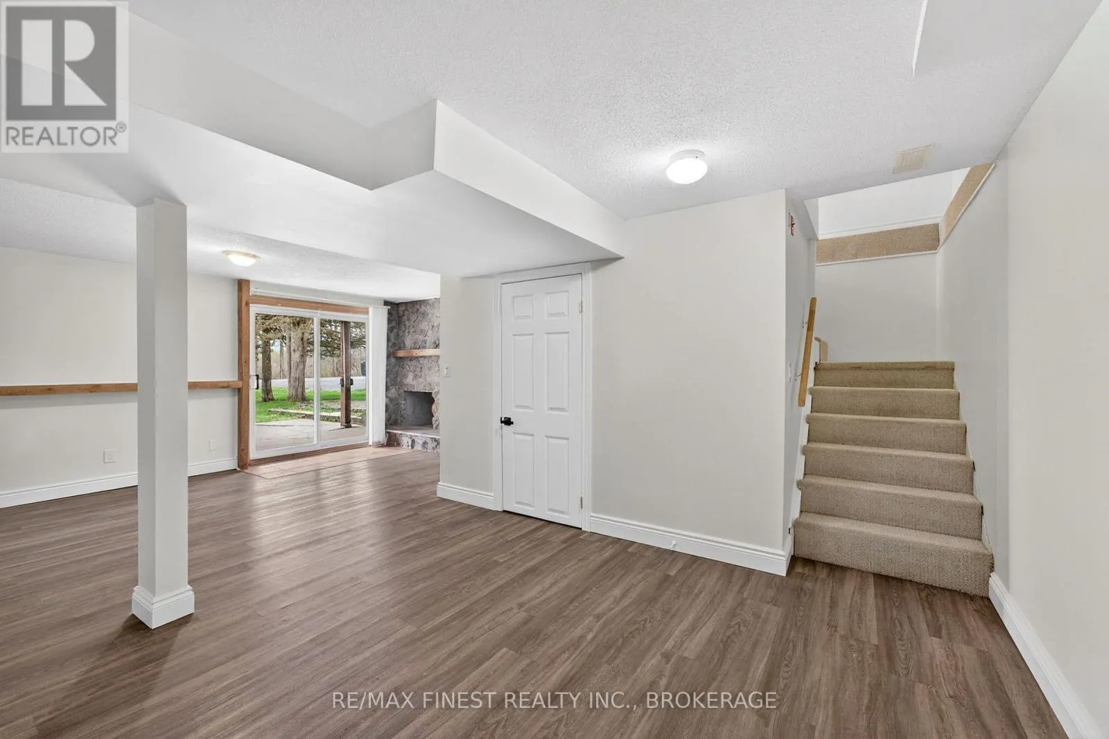 8 SUNRISE COURT