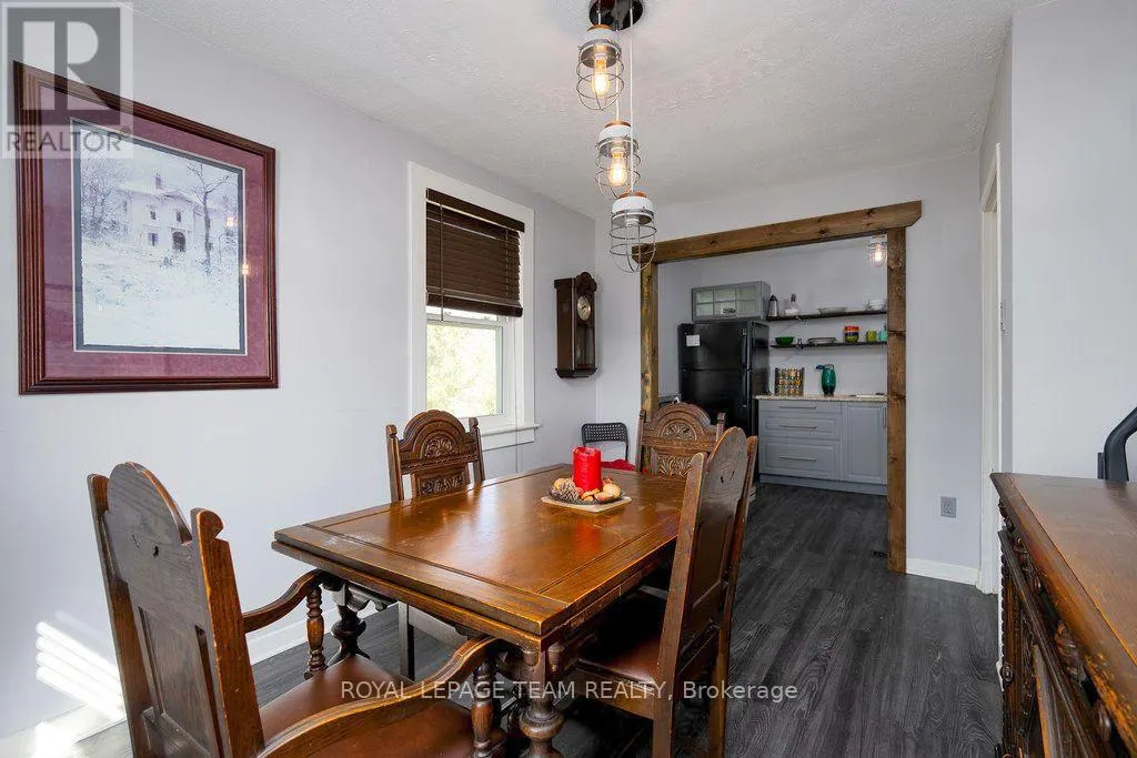 422 DONALD B MUNRO DRIVE