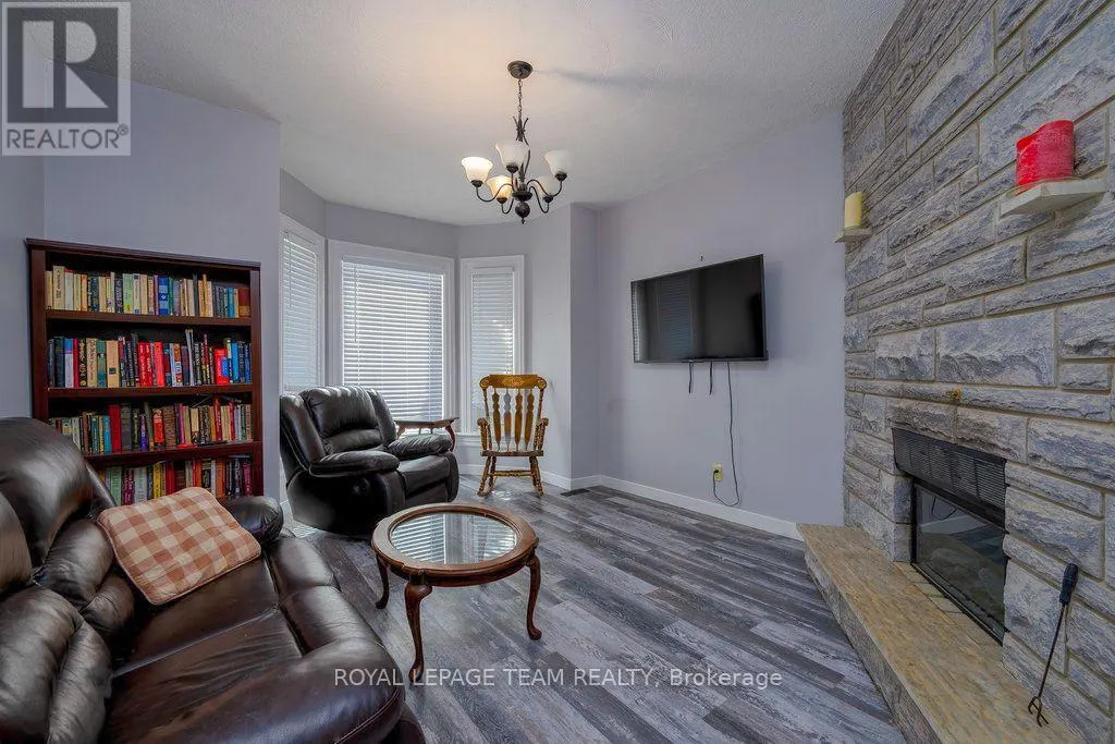 422 DONALD B MUNRO DRIVE