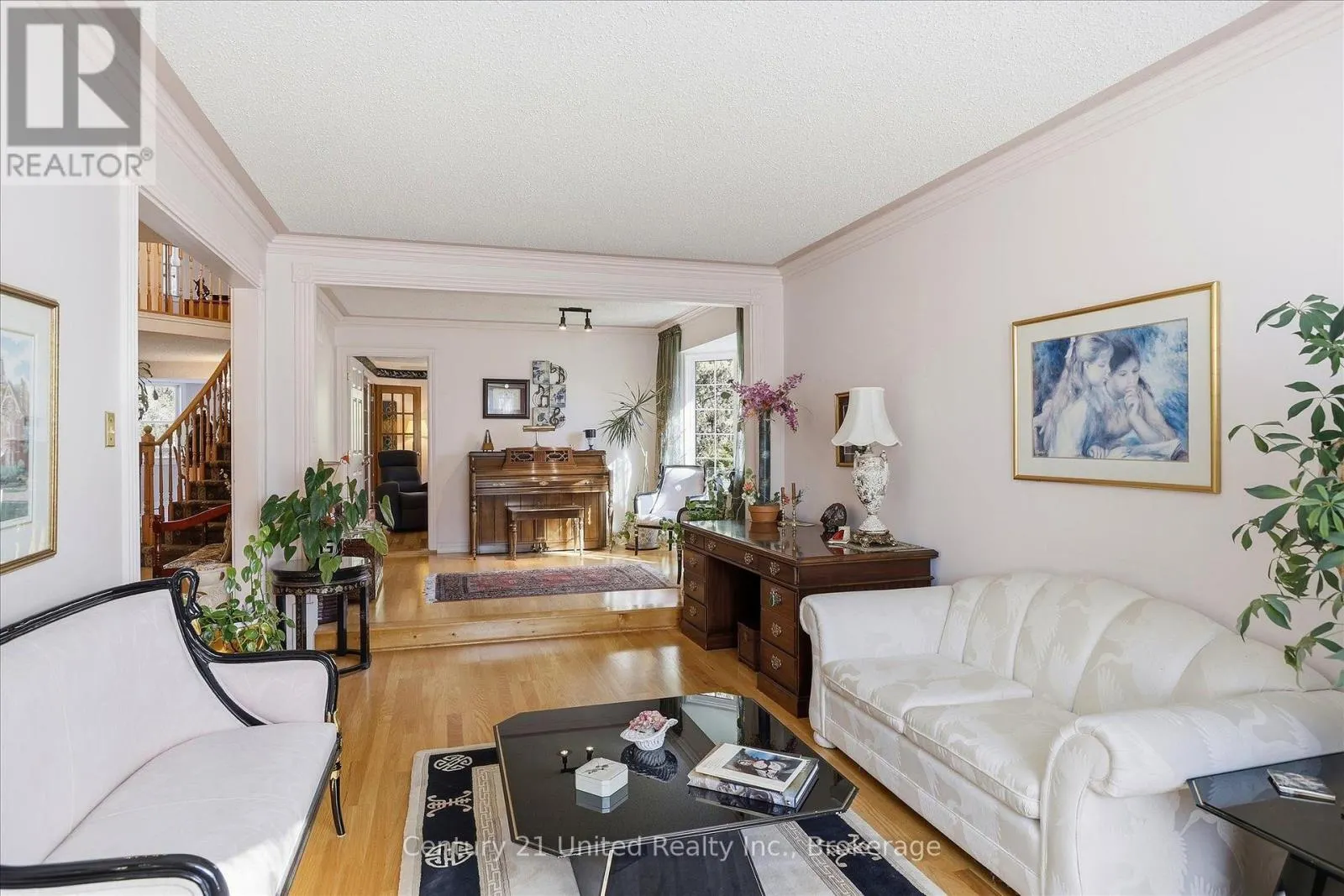 1600 FIRWOOD CRESCENT