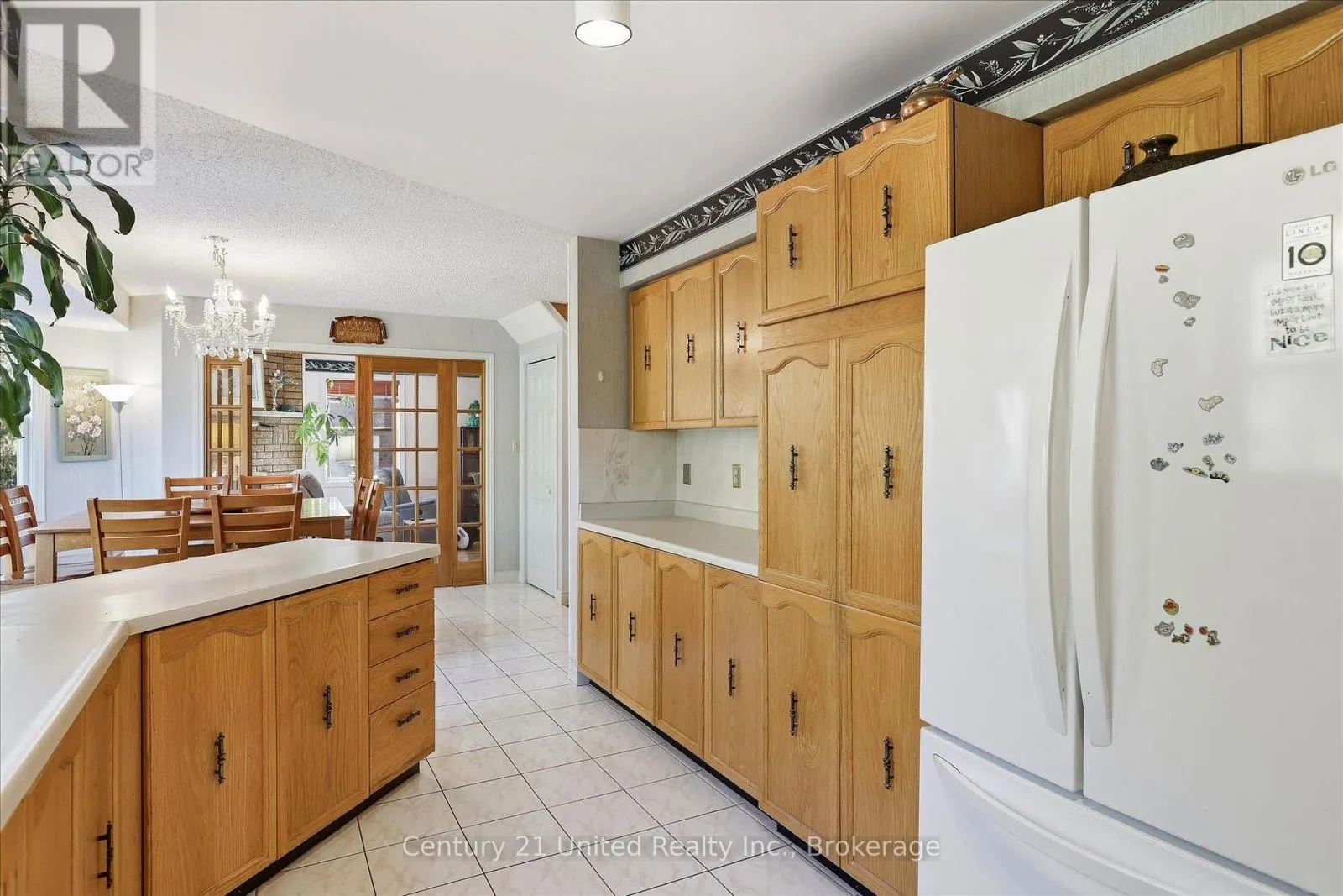 1600 FIRWOOD CRESCENT