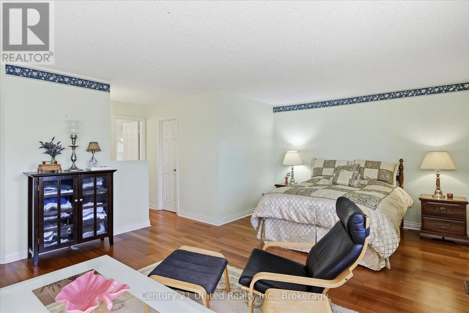 1600 FIRWOOD CRESCENT