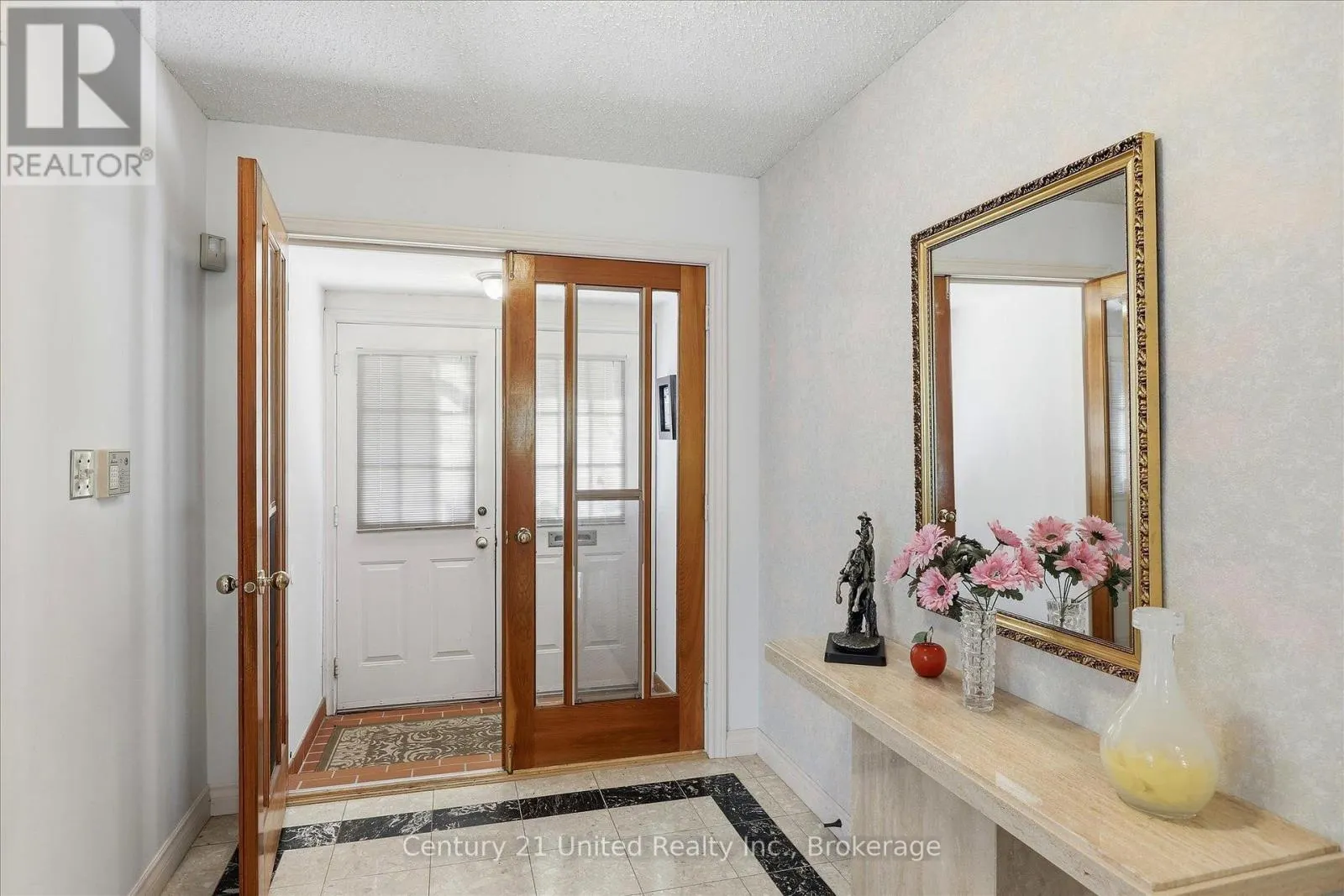 1600 FIRWOOD CRESCENT