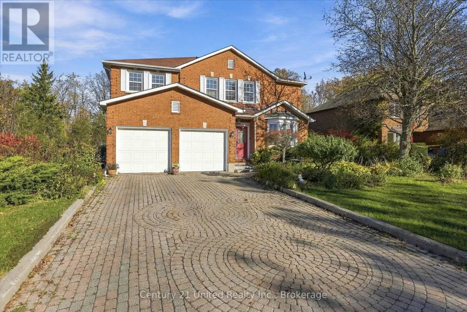 1600 FIRWOOD CRESCENT