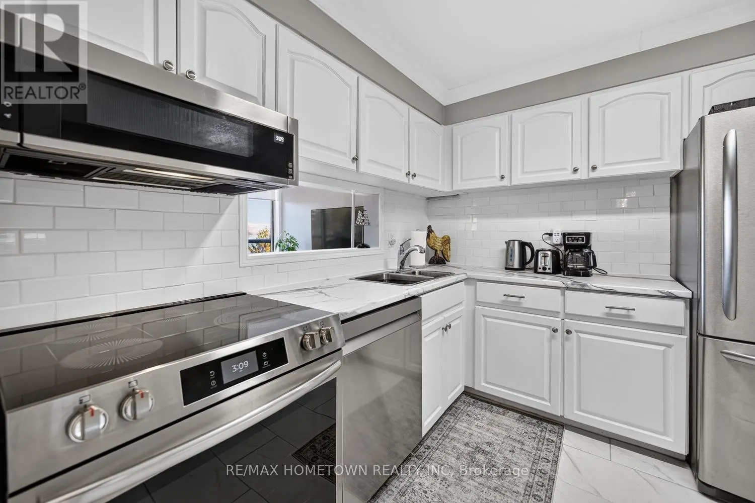 704 - 55 WATER STREET E