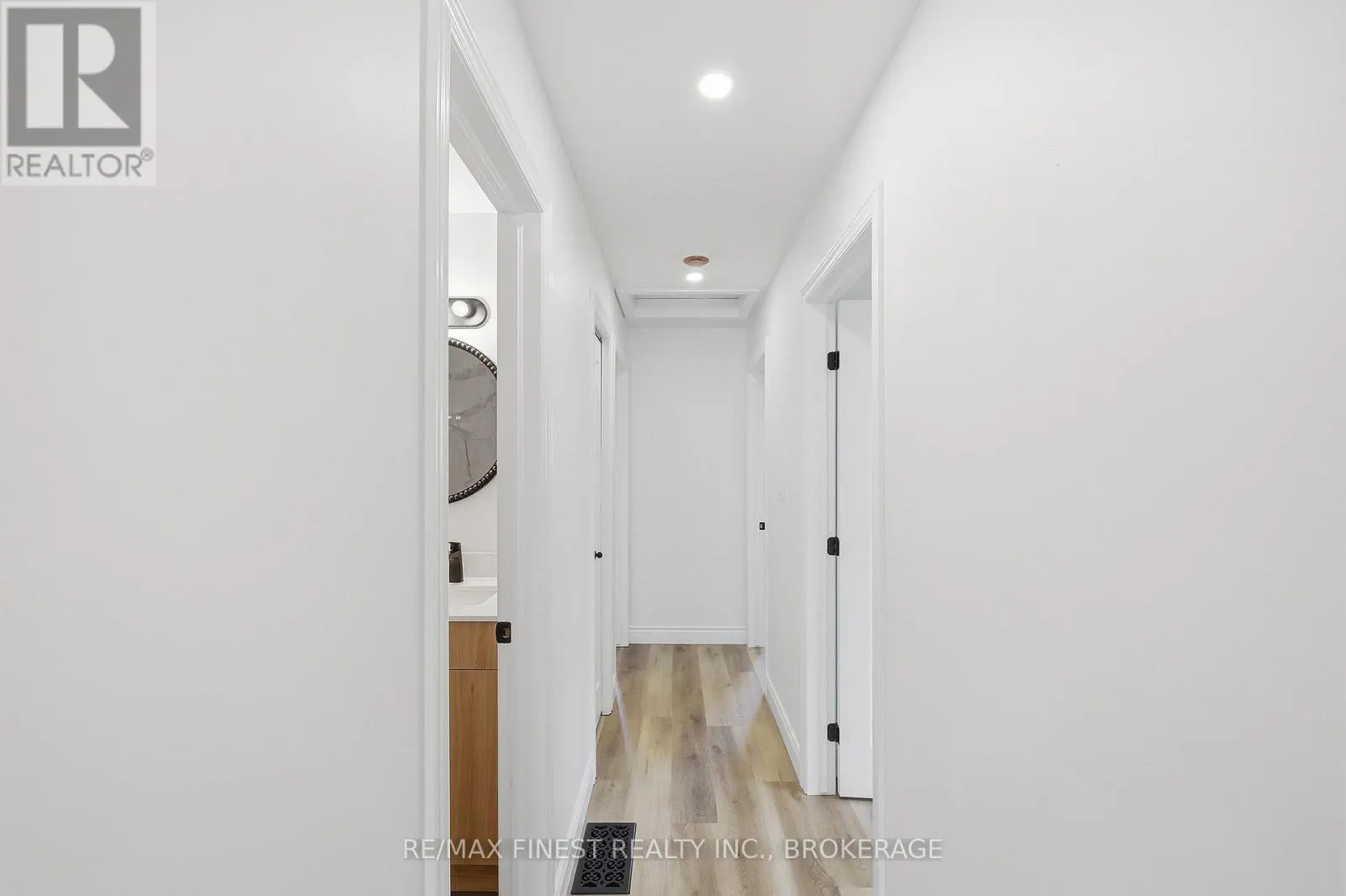 882 BEACONHILL COURT