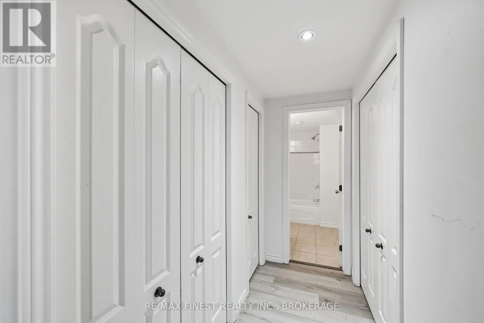 882 BEACONHILL COURT
