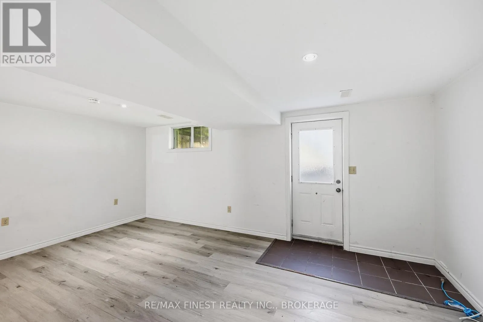 882 BEACONHILL COURT