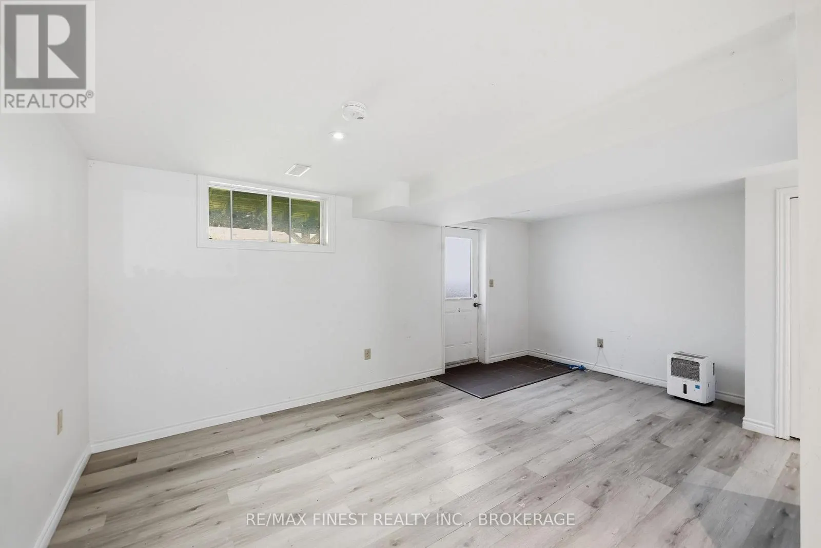 882 BEACONHILL COURT