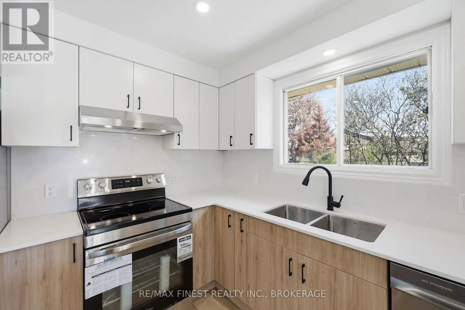 882 BEACONHILL COURT