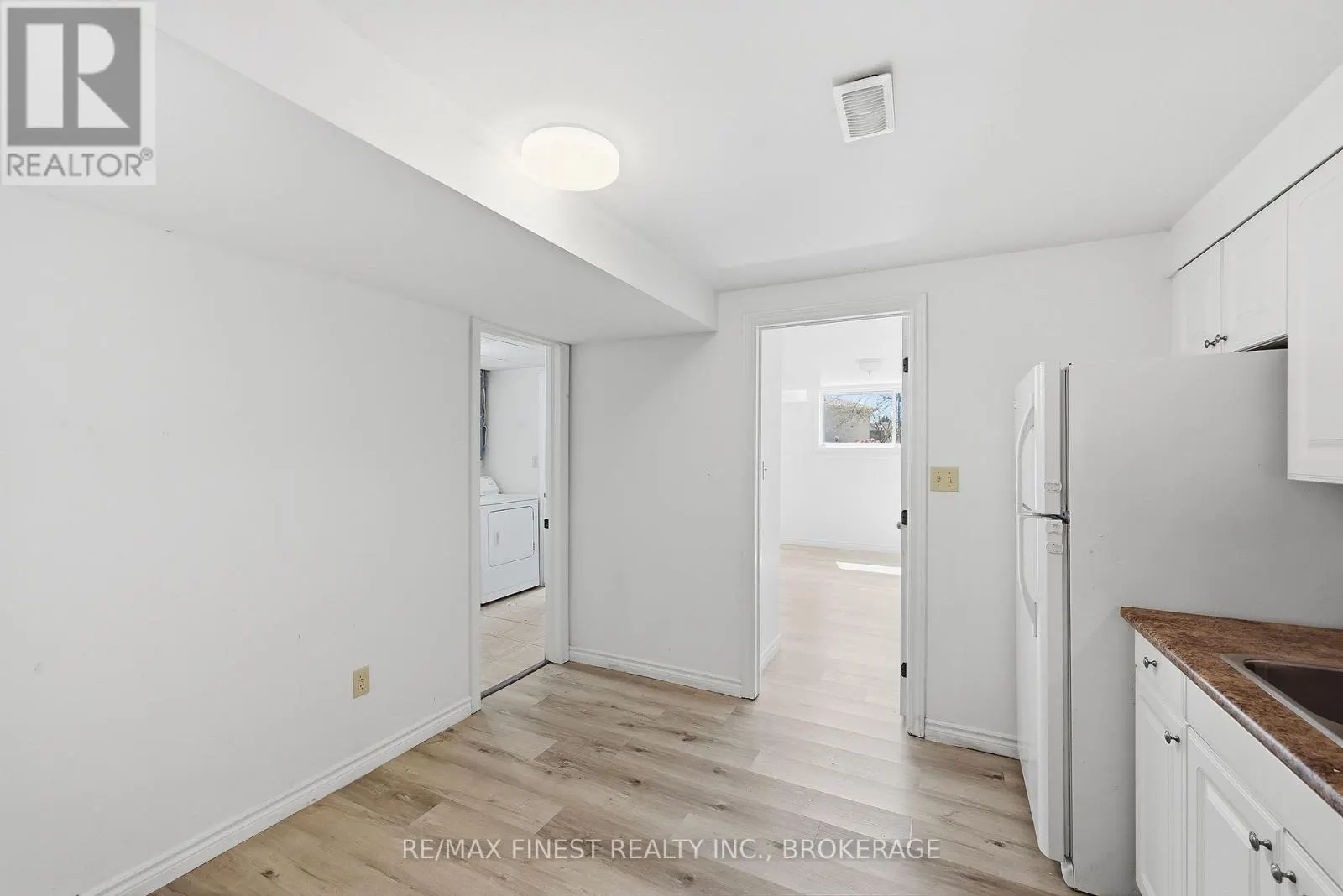 882 BEACONHILL COURT