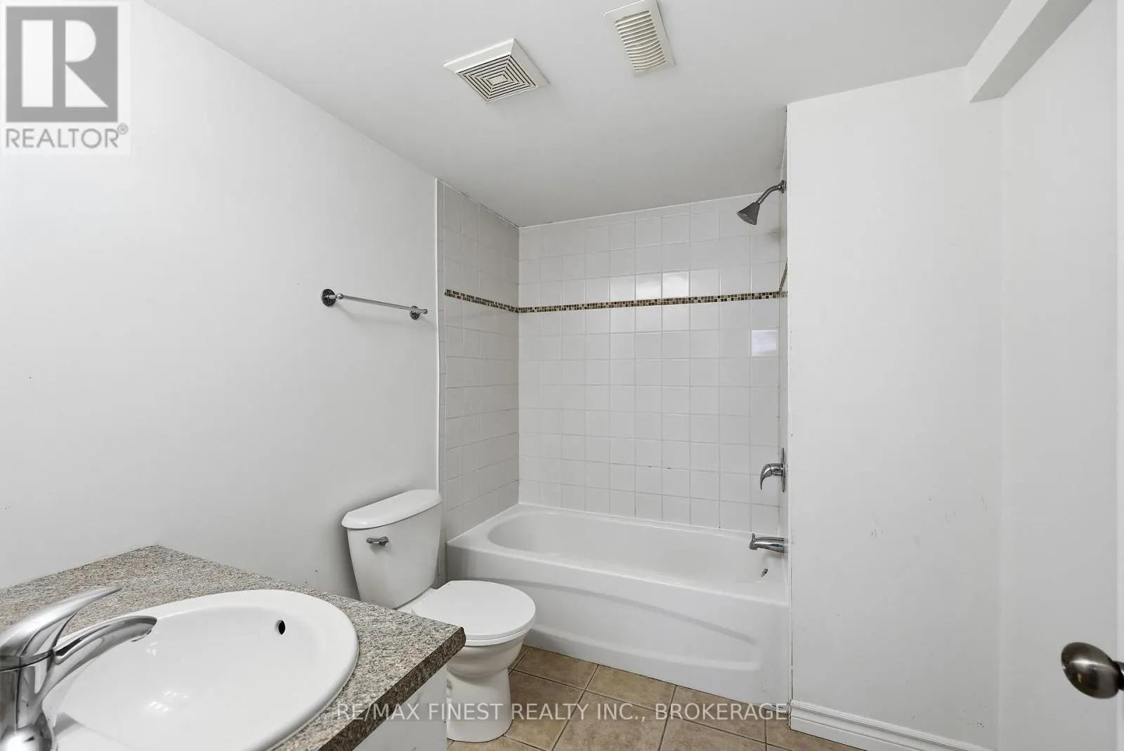 882 BEACONHILL COURT