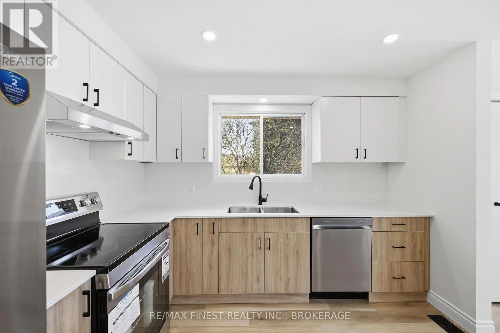 882 BEACONHILL COURT