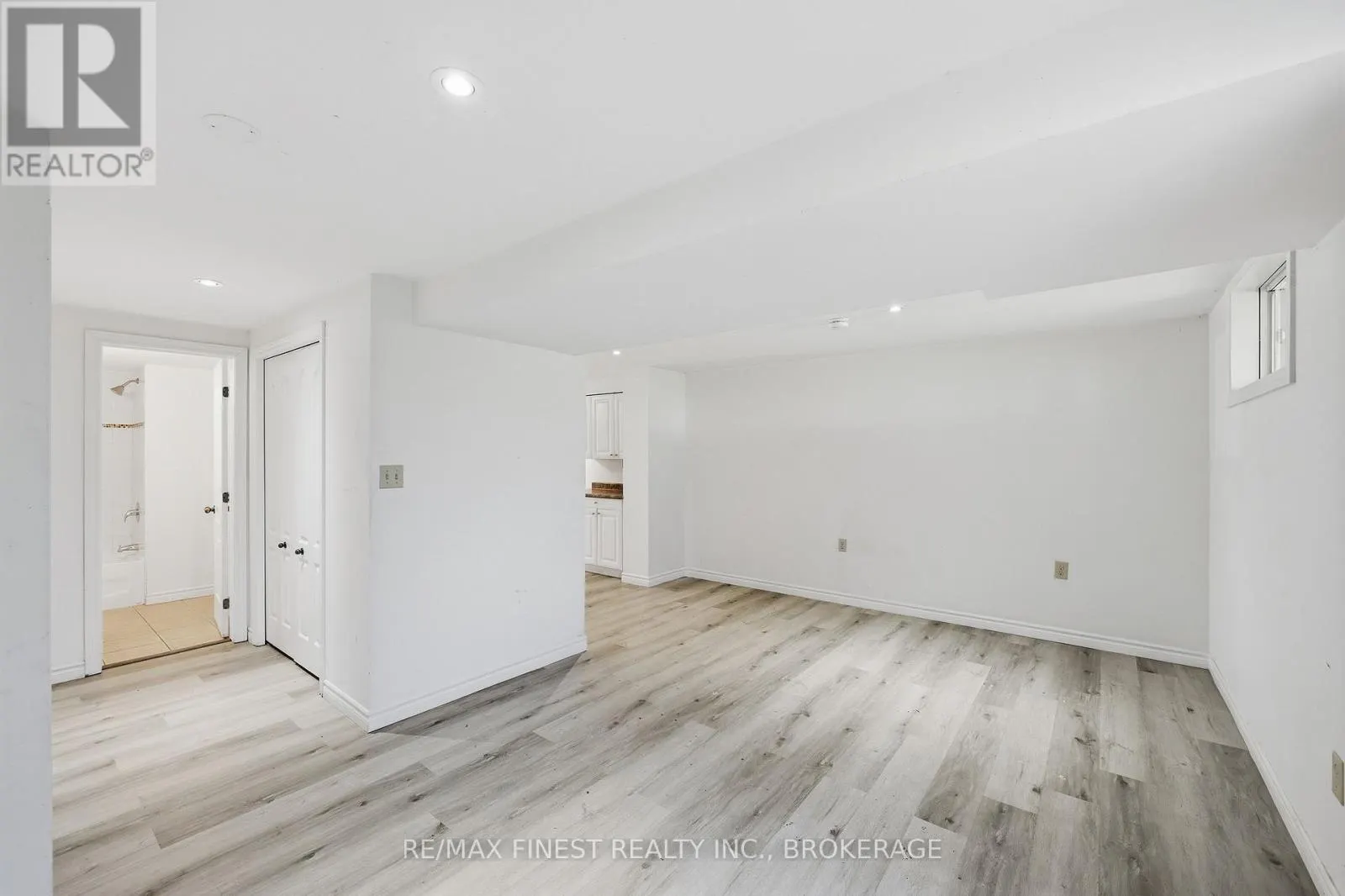 882 BEACONHILL COURT