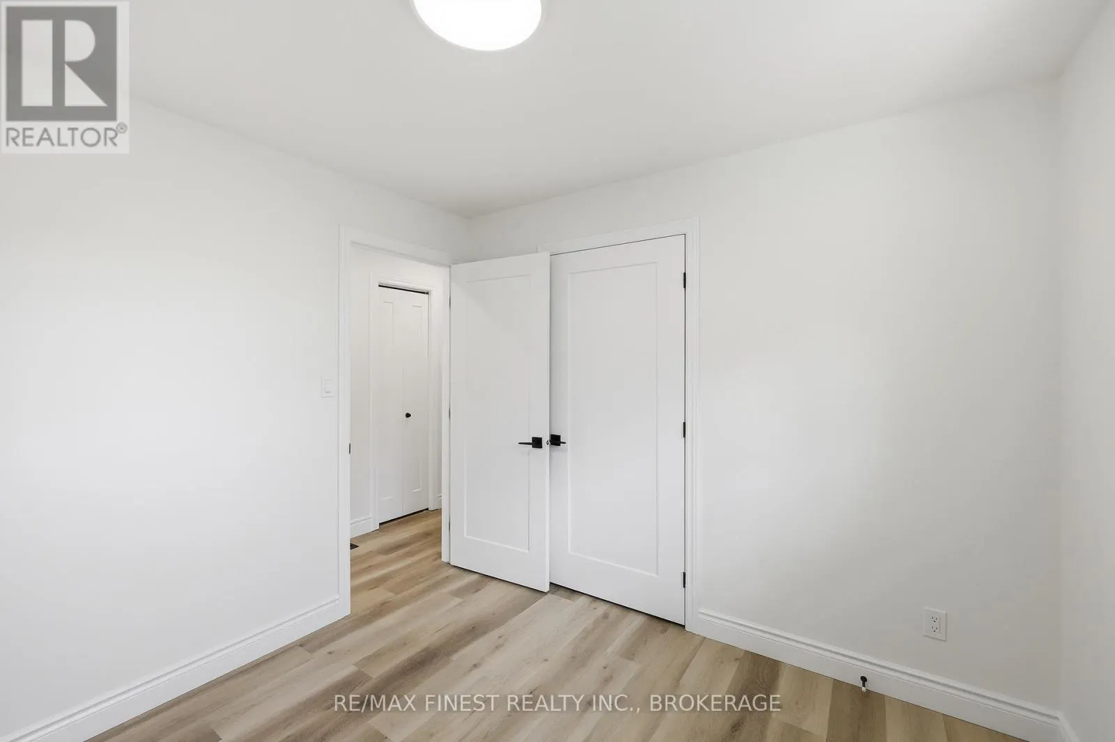 882 BEACONHILL COURT