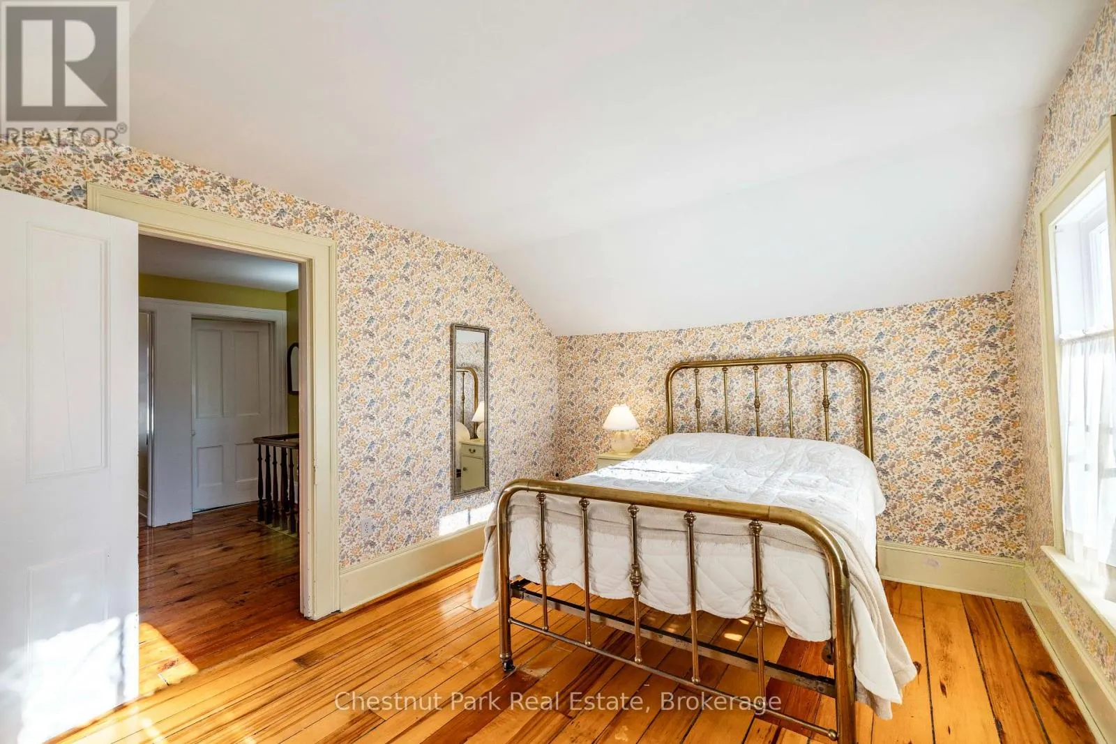 756 15TH STREET E