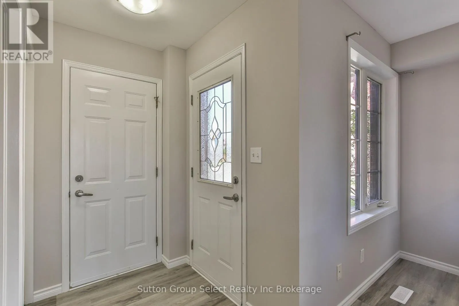 1106 NELLIS STREET