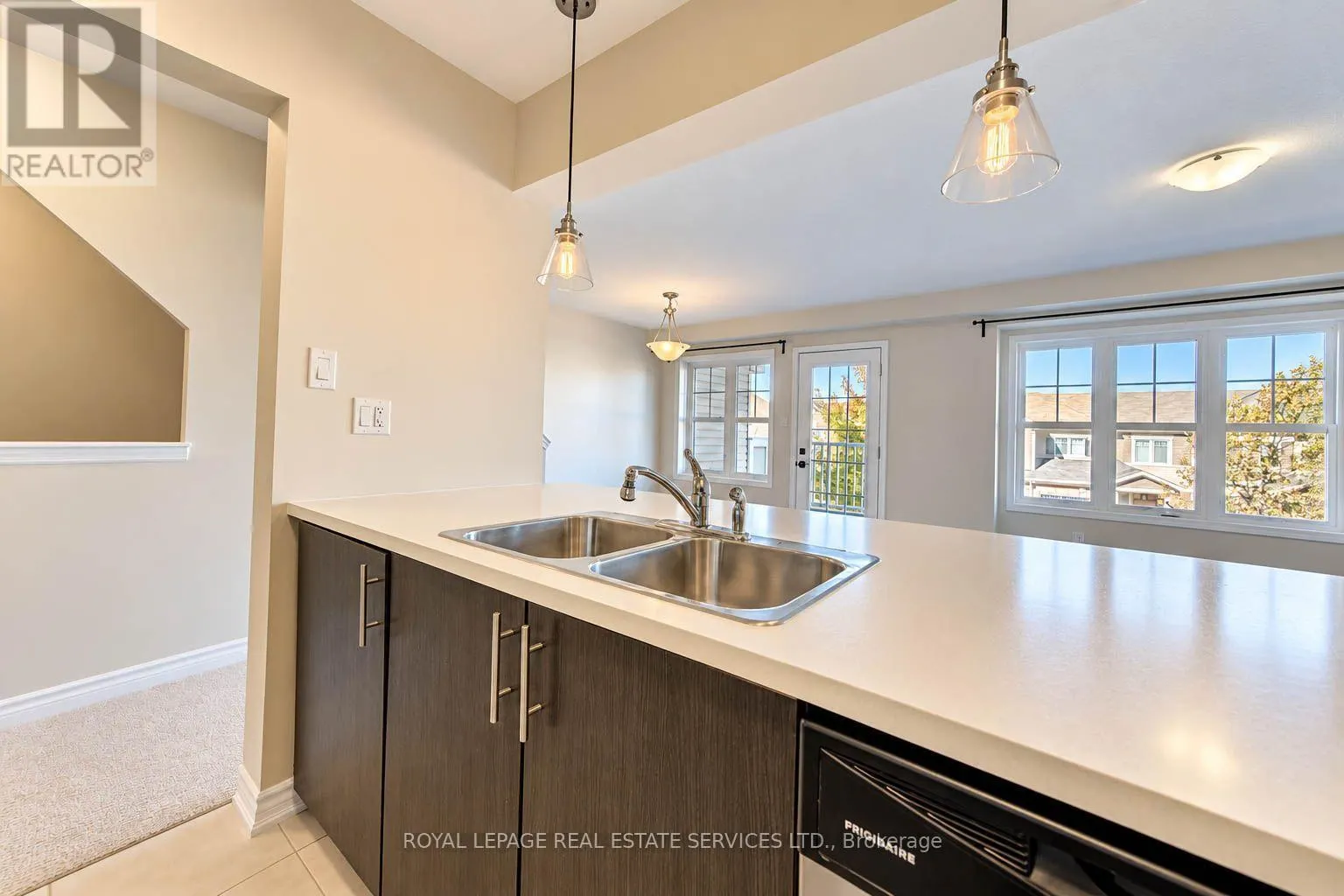 16 STRATUS STREET