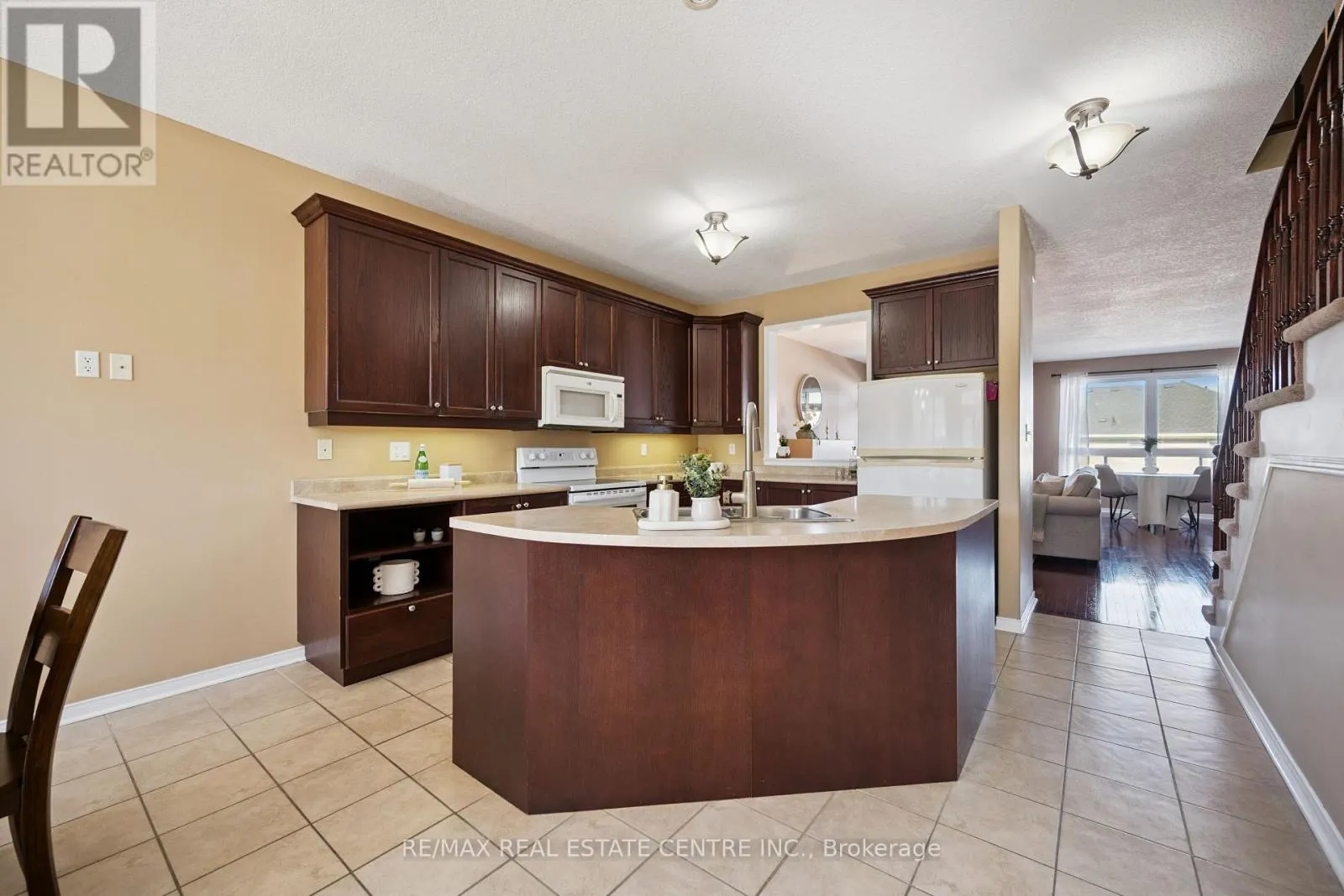 27 TRILLER AVENUE