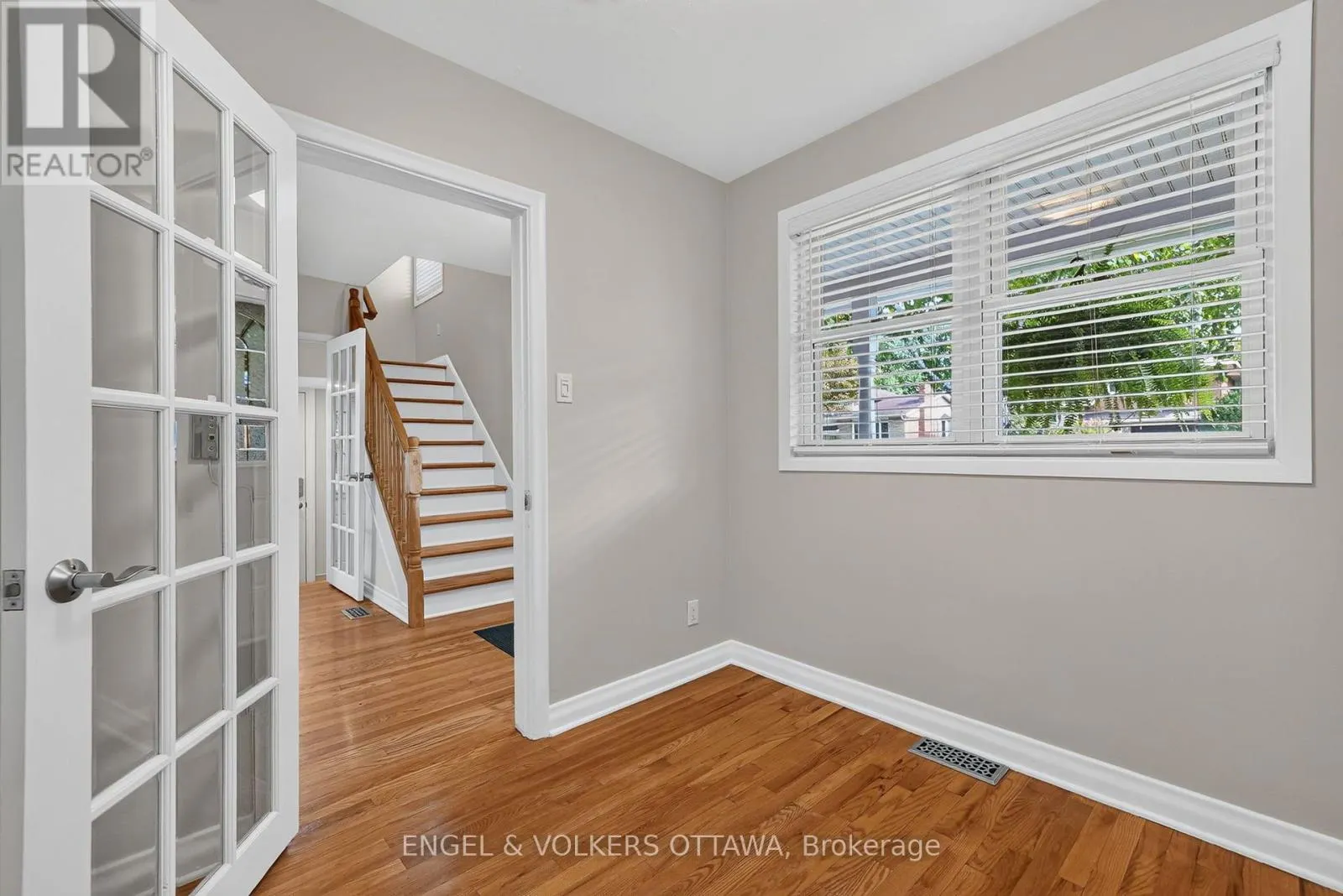 916 IROQUOIS ROAD