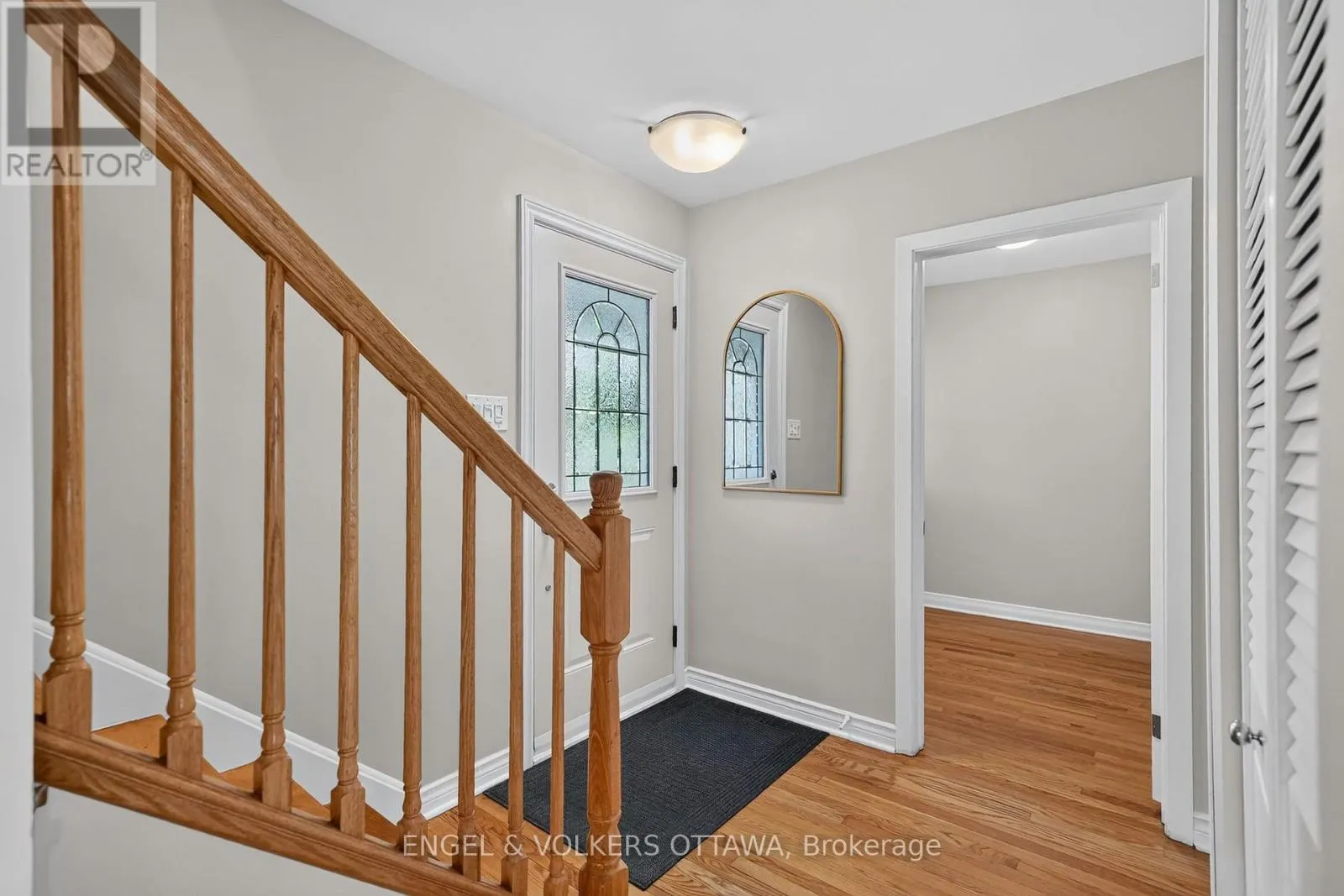 916 IROQUOIS ROAD