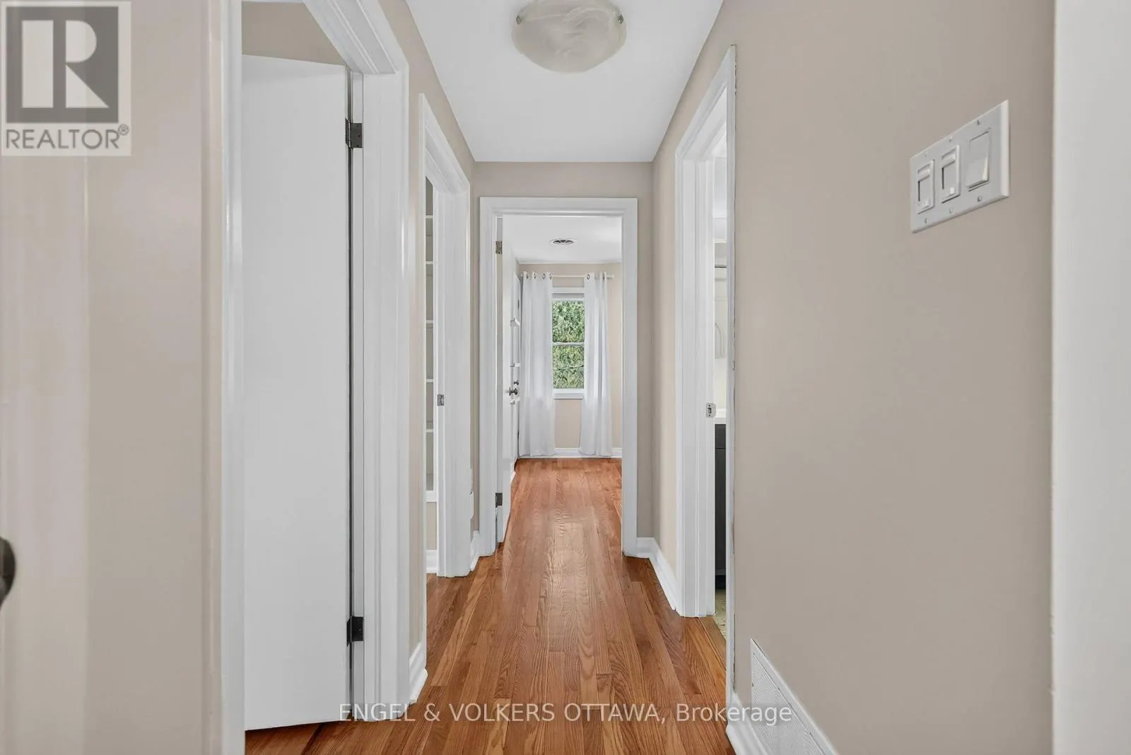 916 IROQUOIS ROAD