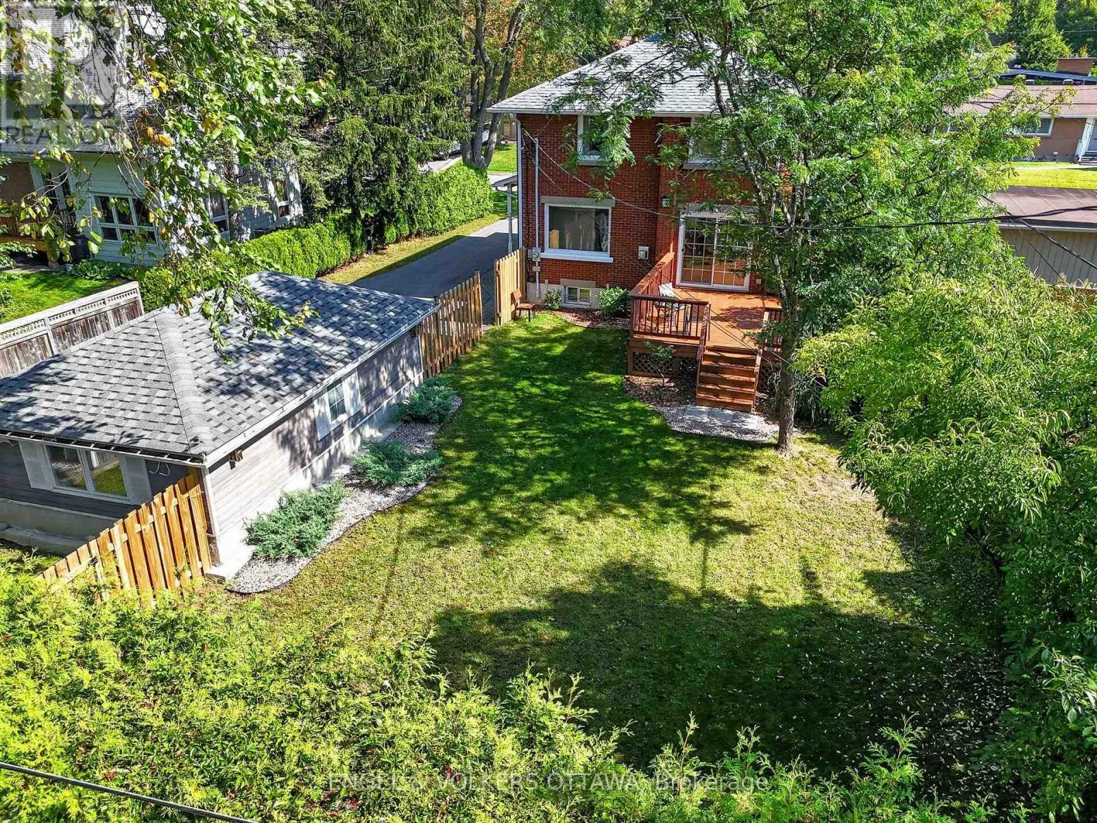 916 IROQUOIS ROAD
