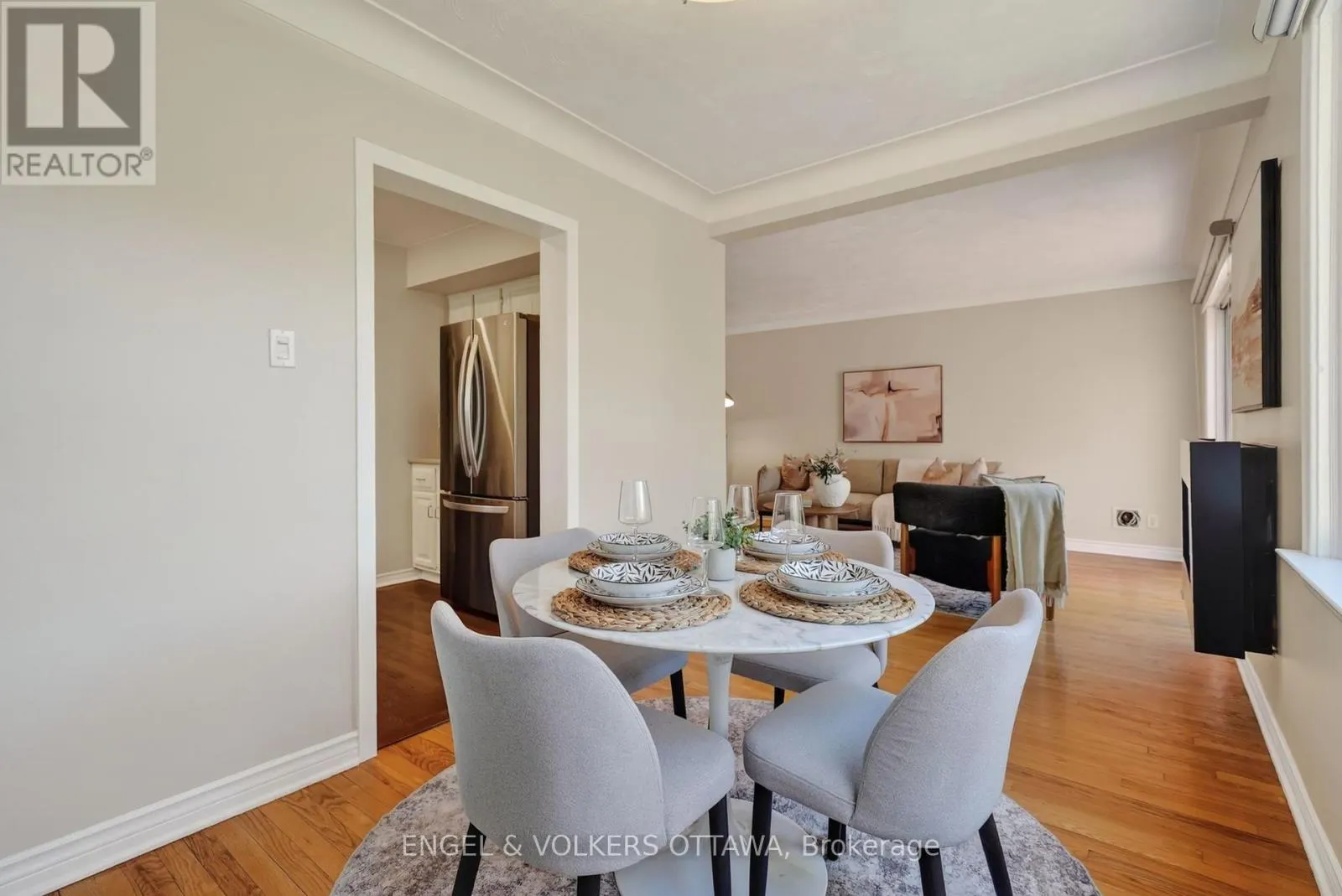 916 IROQUOIS ROAD
