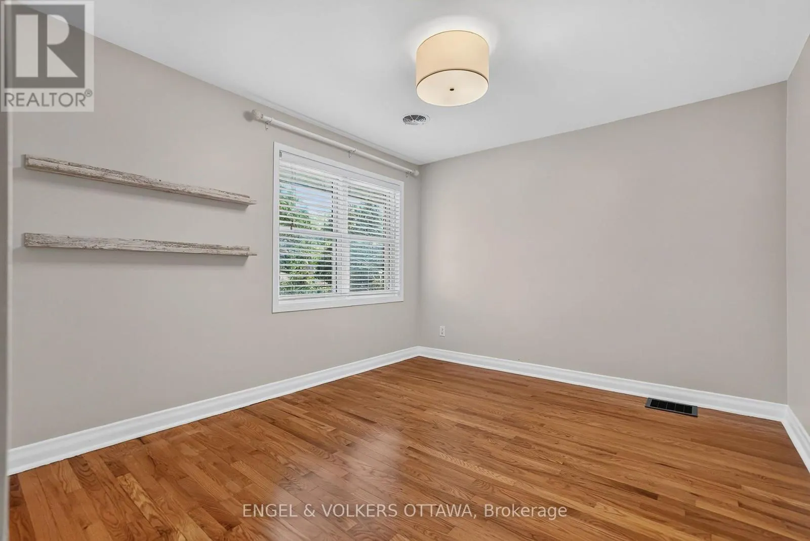 916 IROQUOIS ROAD