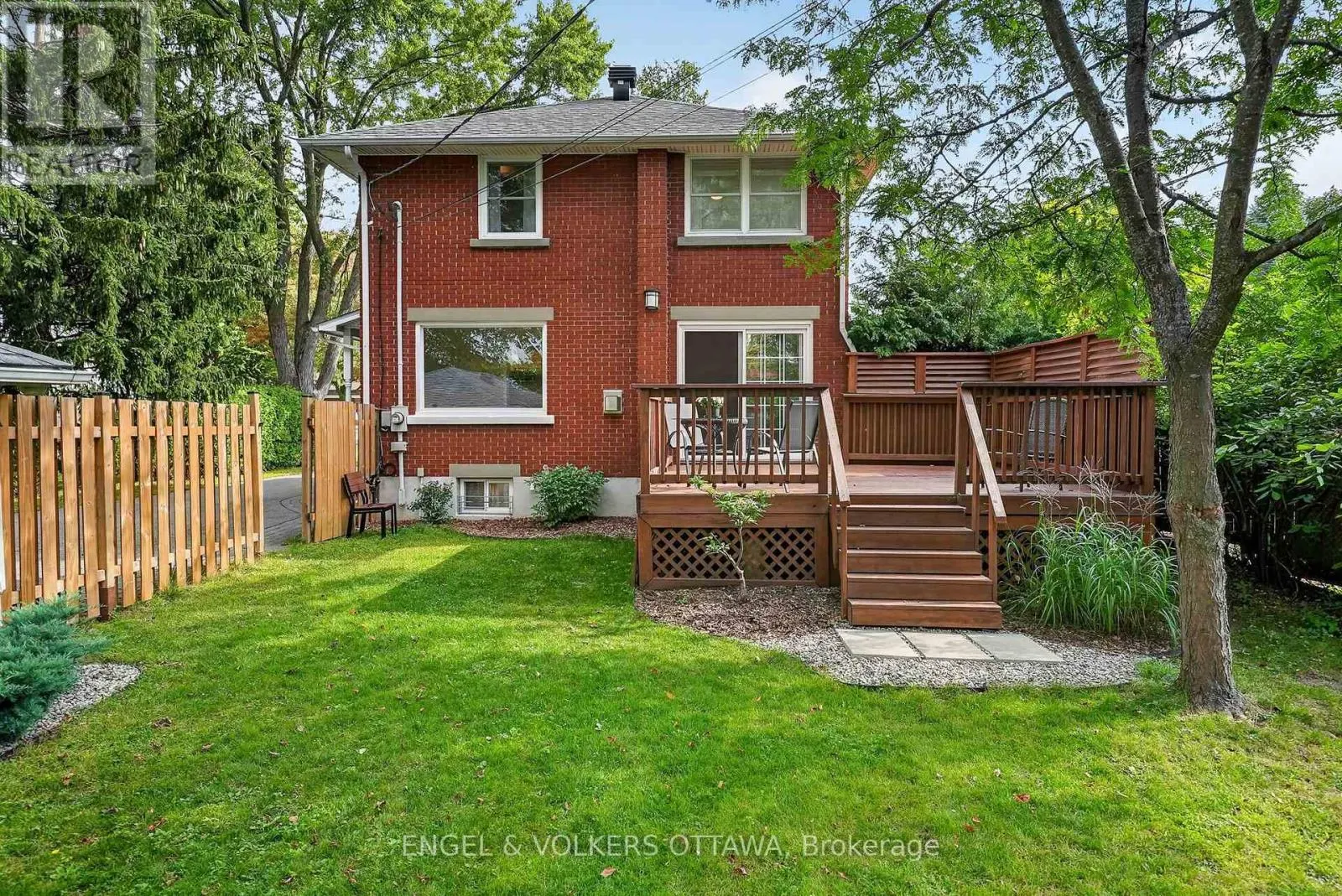 916 IROQUOIS ROAD