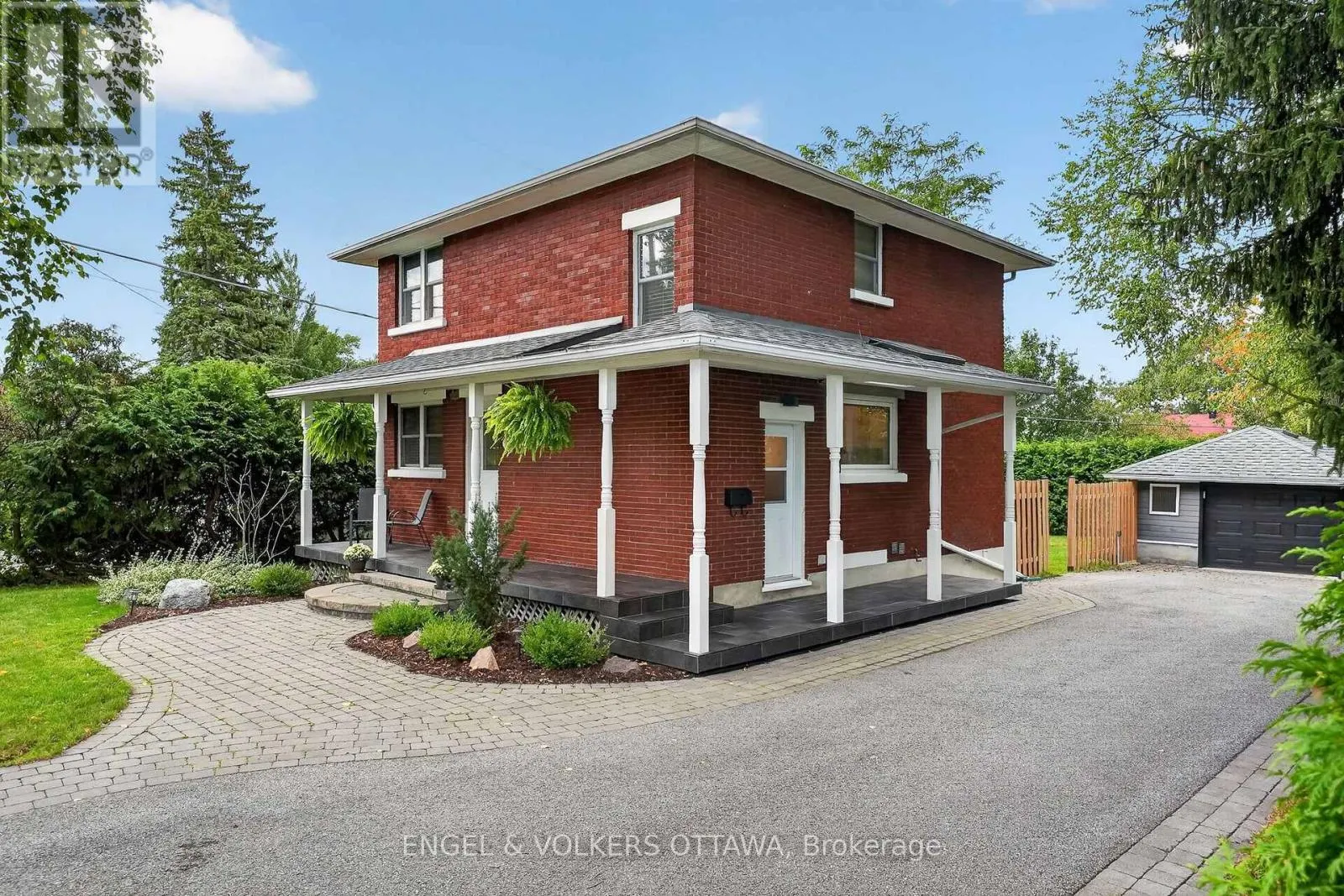 916 IROQUOIS ROAD