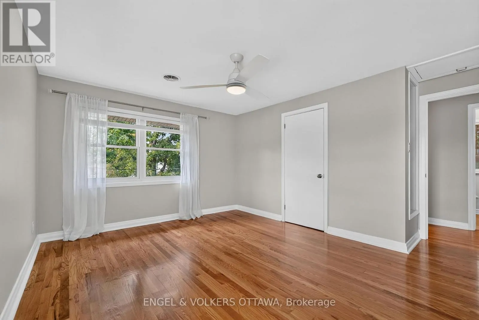 916 IROQUOIS ROAD