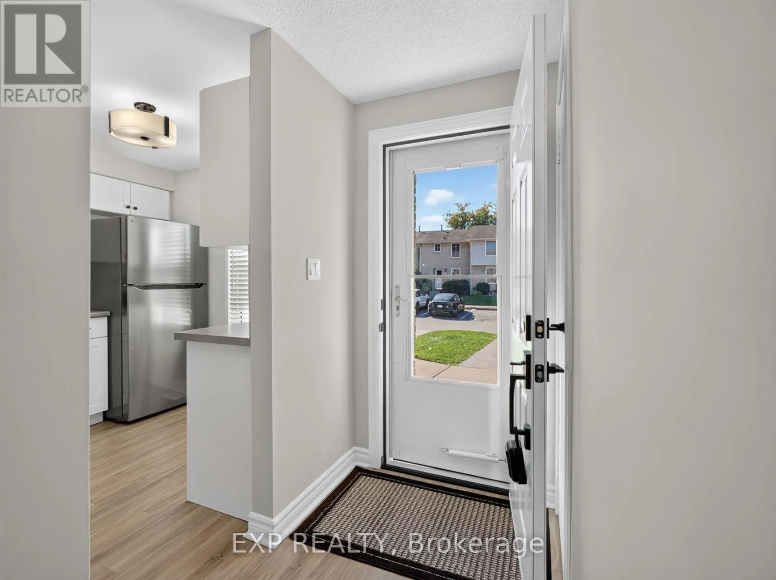 20 - 242 LAKEPORT ROAD #20