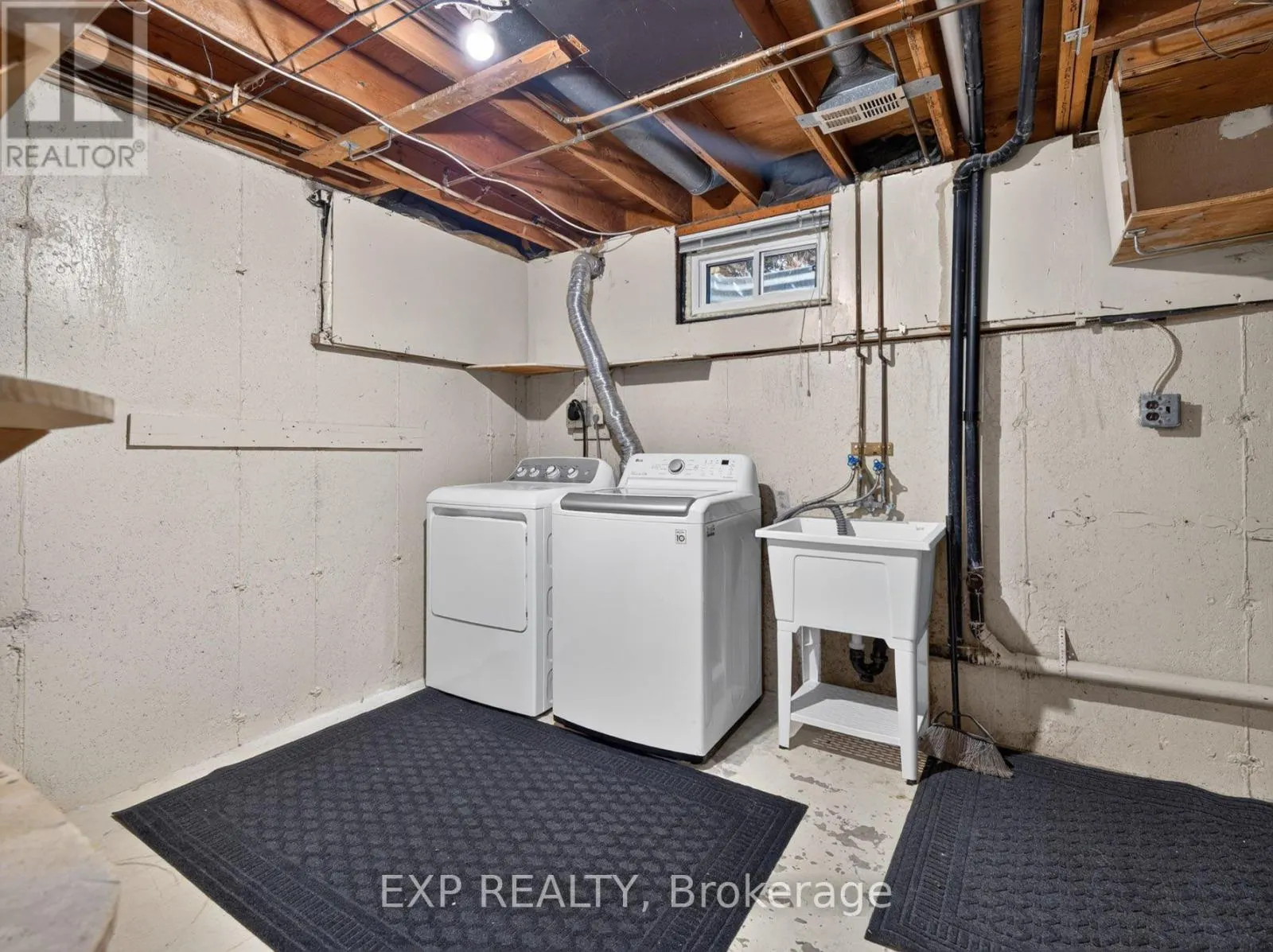 20 - 242 LAKEPORT ROAD #20
