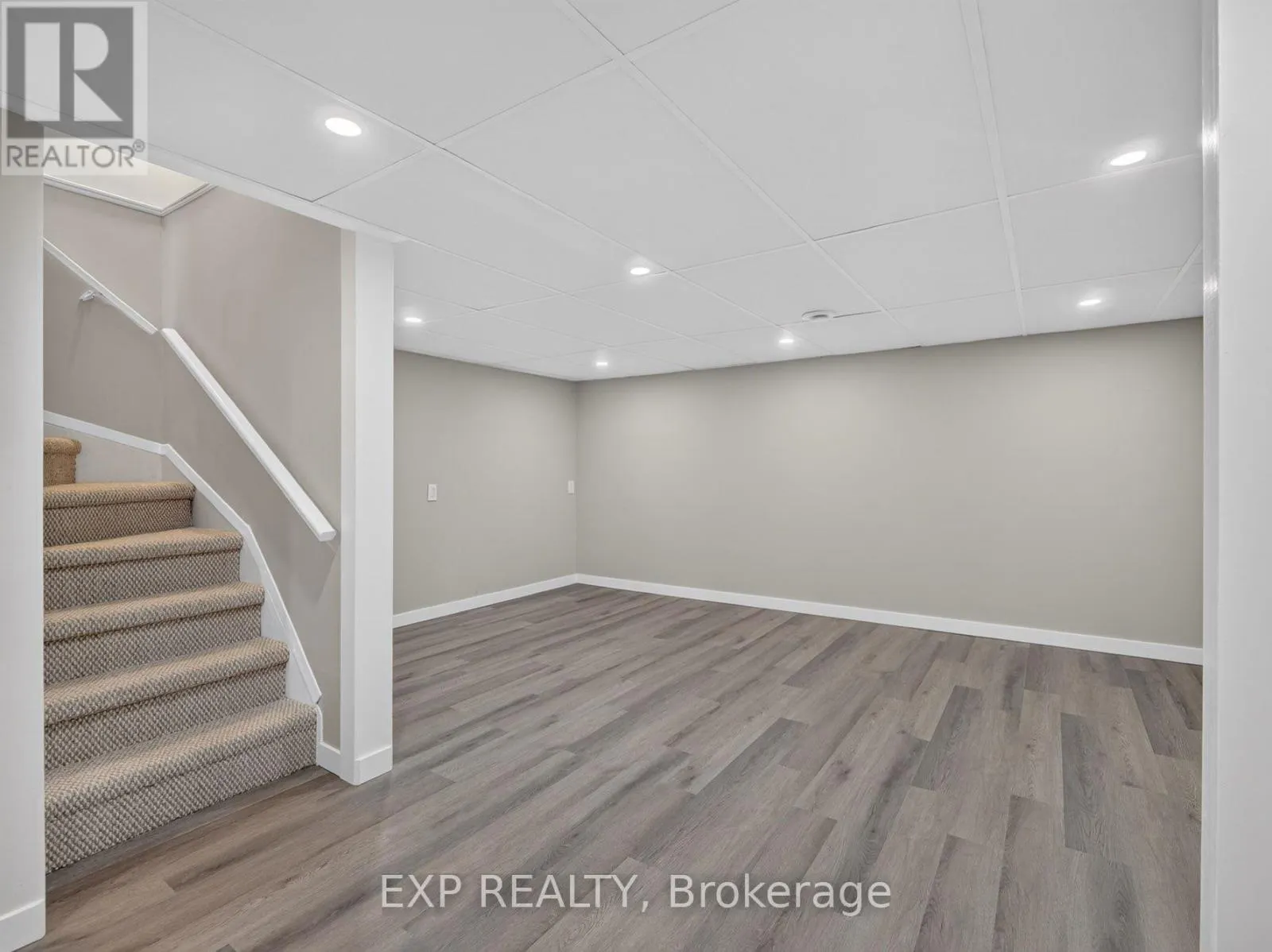 20 - 242 LAKEPORT ROAD #20
