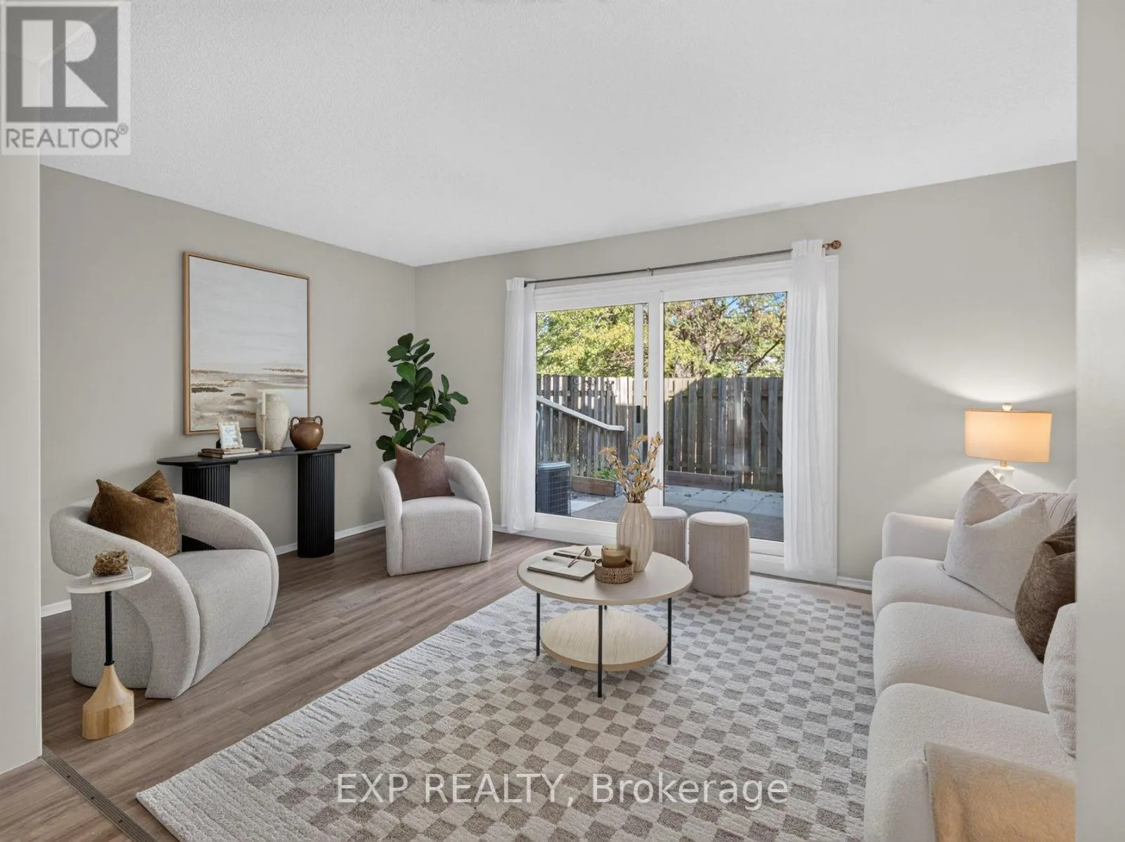 20 - 242 LAKEPORT ROAD #20