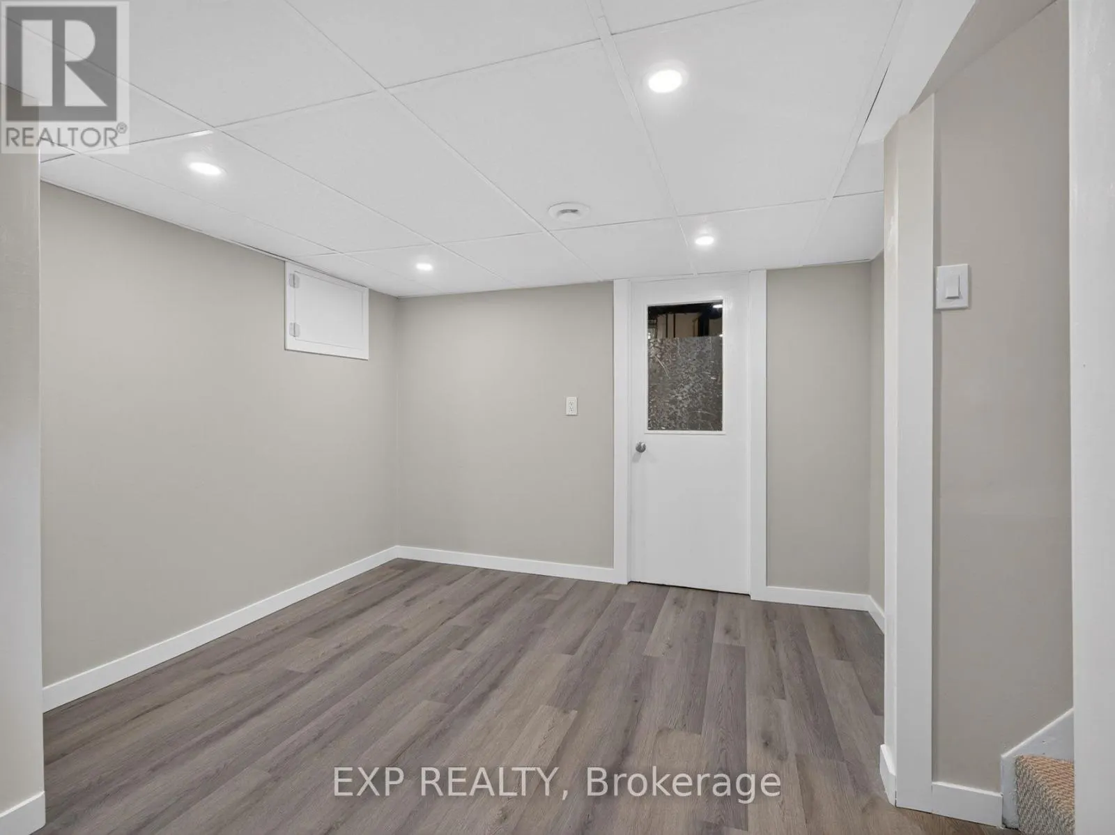 20 - 242 LAKEPORT ROAD #20
